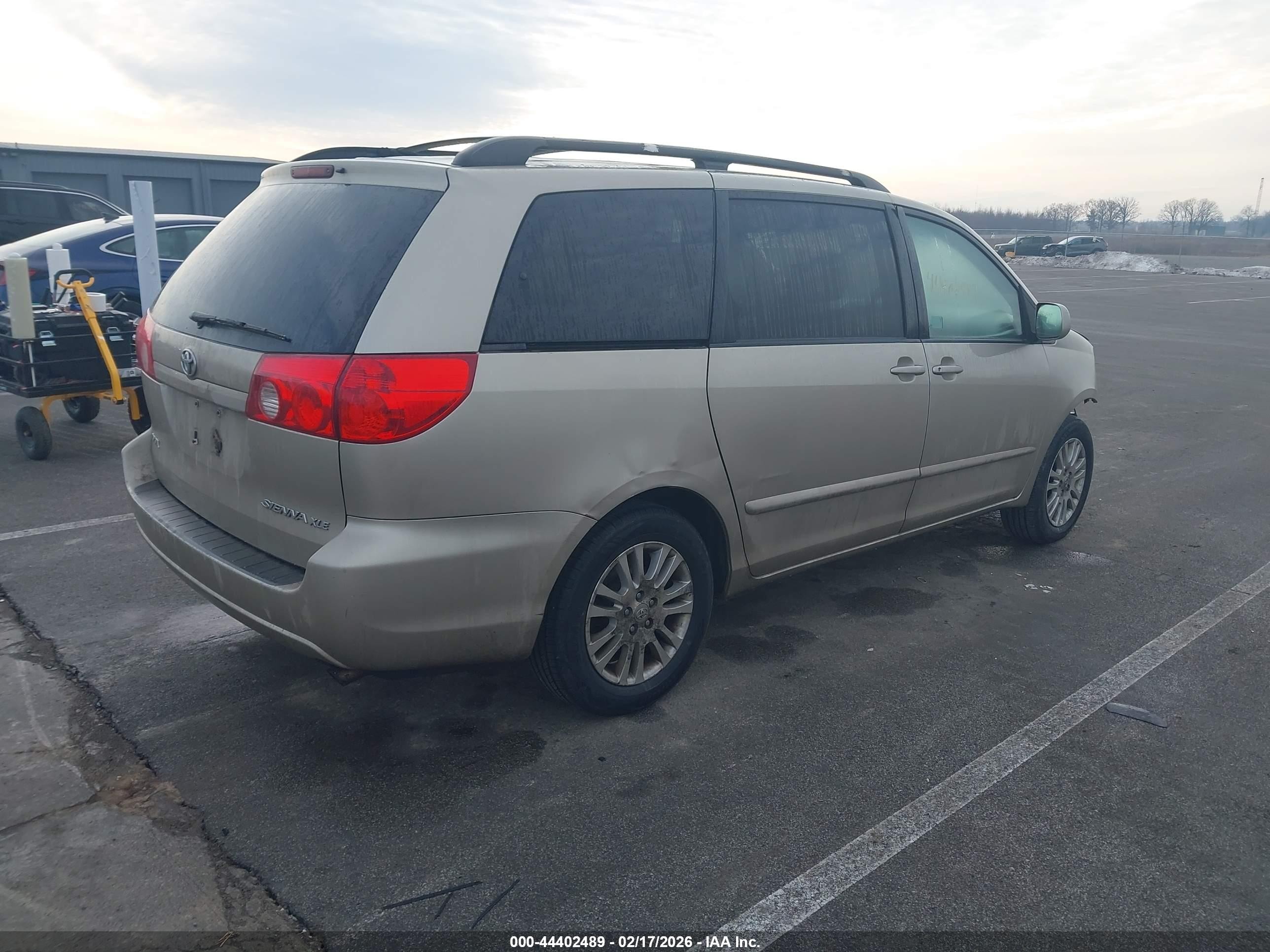 2008 Toyota Sienna Xle Gold vin: 5TDZK22C68S207487