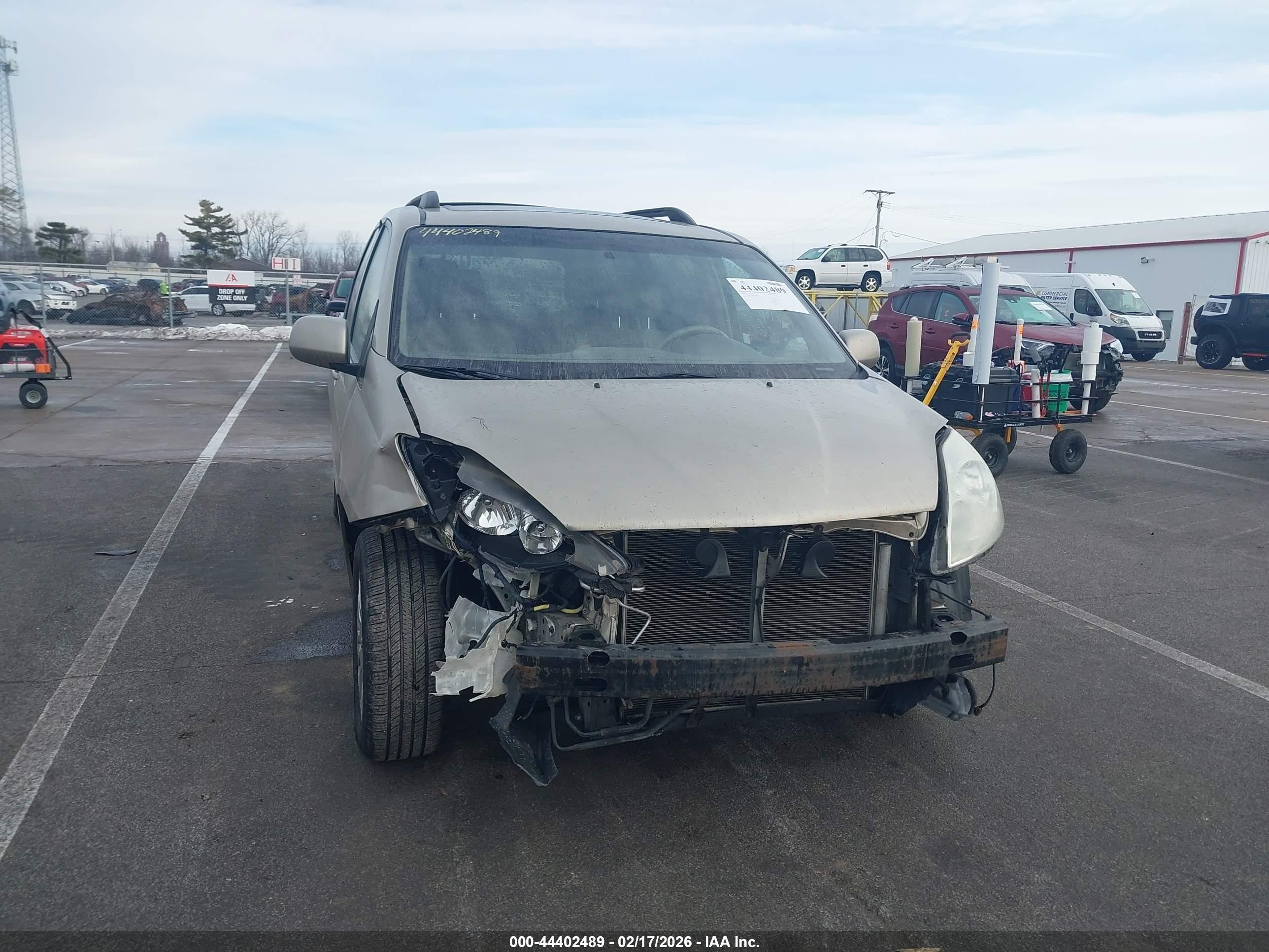 2008 Toyota Sienna Xle Gold vin: 5TDZK22C68S207487