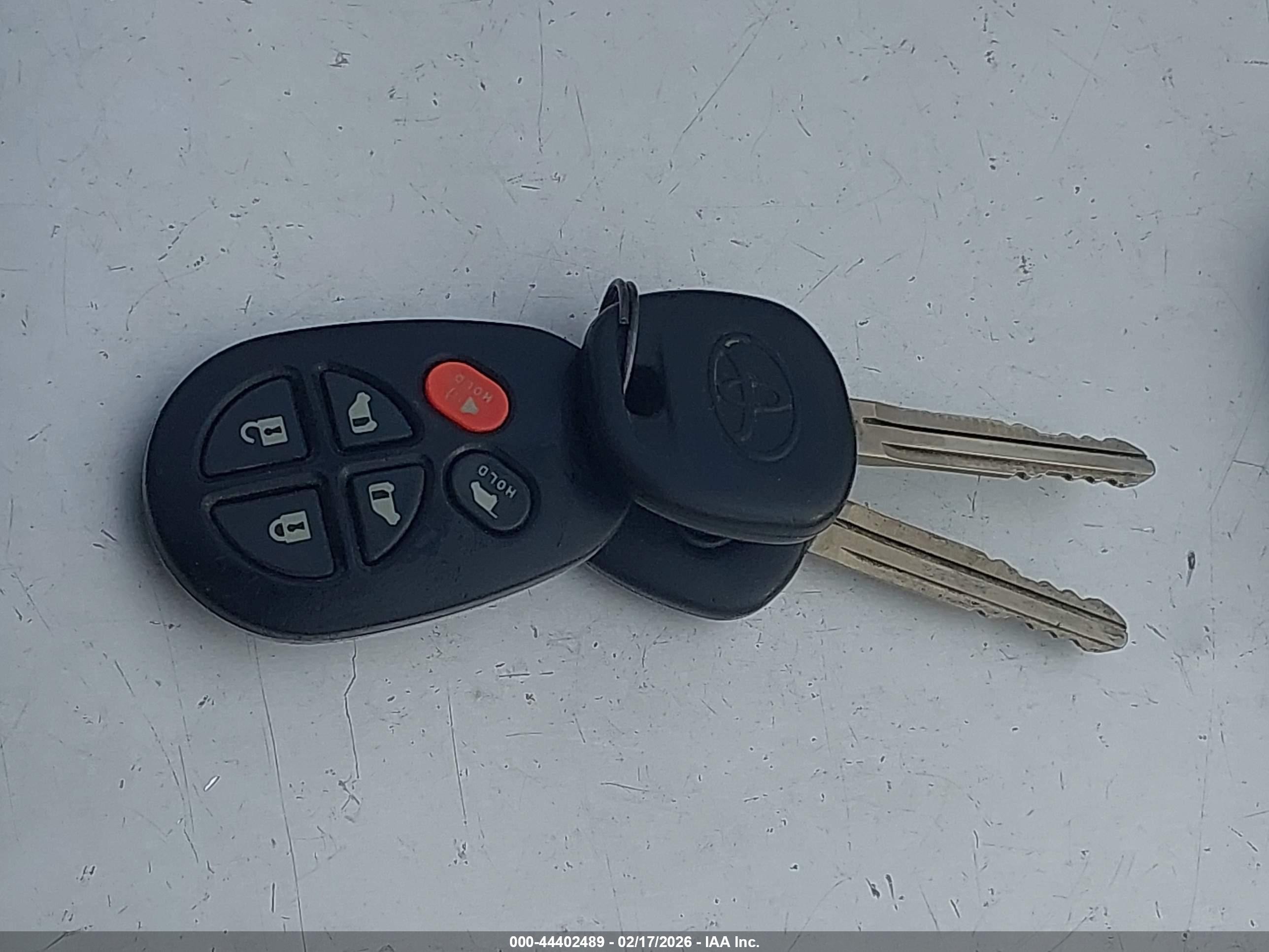 2008 Toyota Sienna Xle Gold vin: 5TDZK22C68S207487