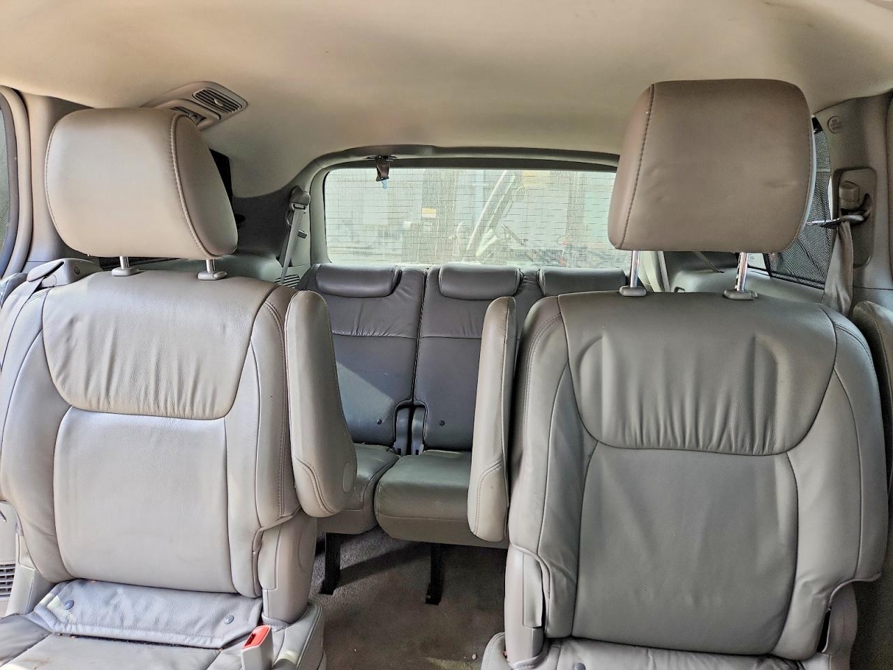 2009 Toyota Sienna Xle Red vin: 5TDZK22C69S227059