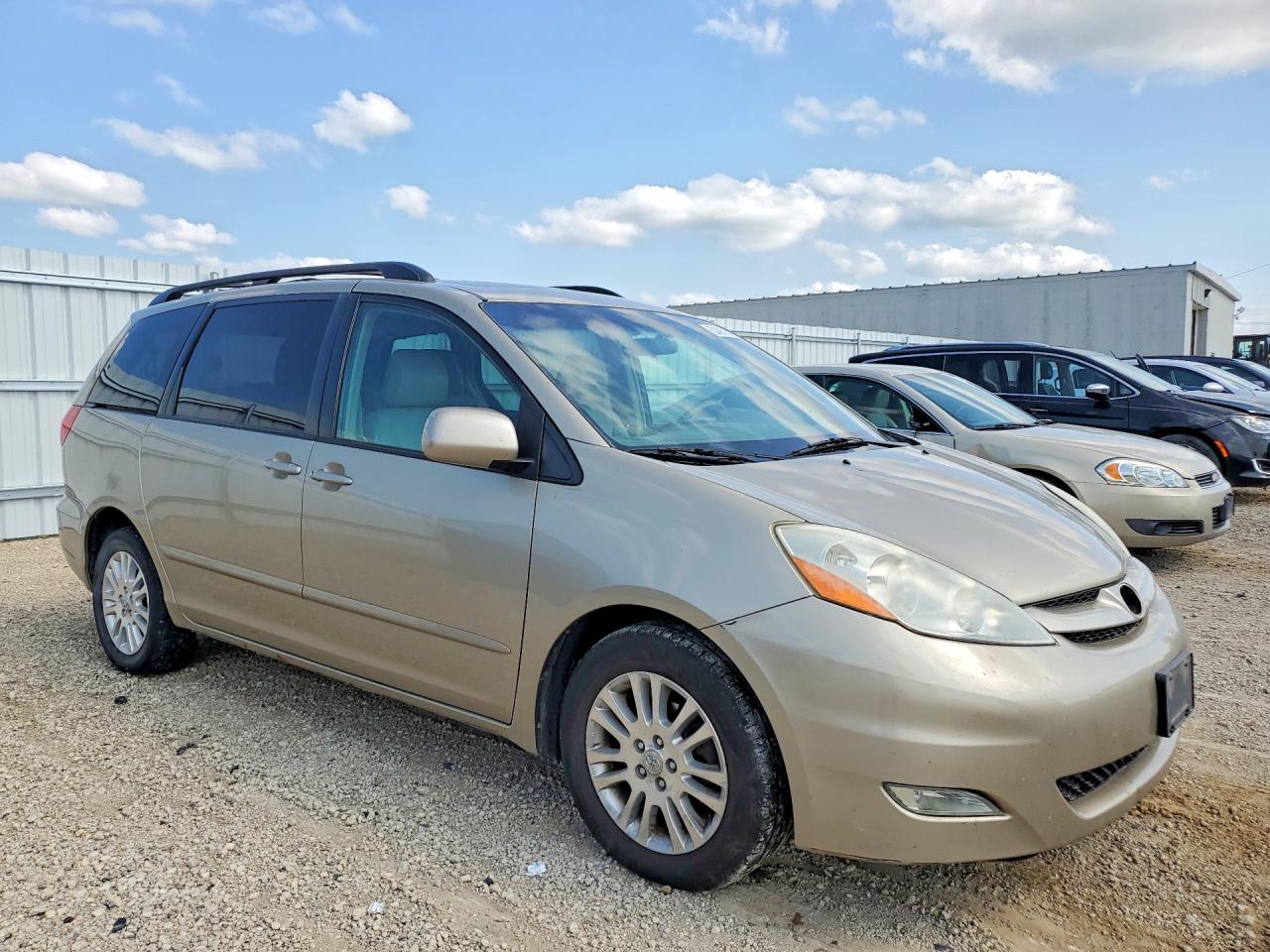 2009 Toyota Sienna Xle Gold vin: 5TDZK22C69S260353