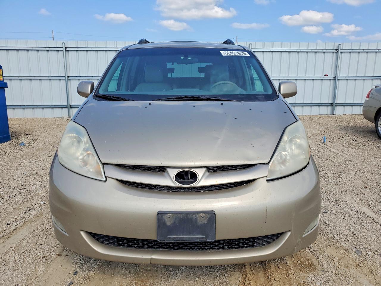 2009 Toyota Sienna Xle Gold vin: 5TDZK22C69S260353