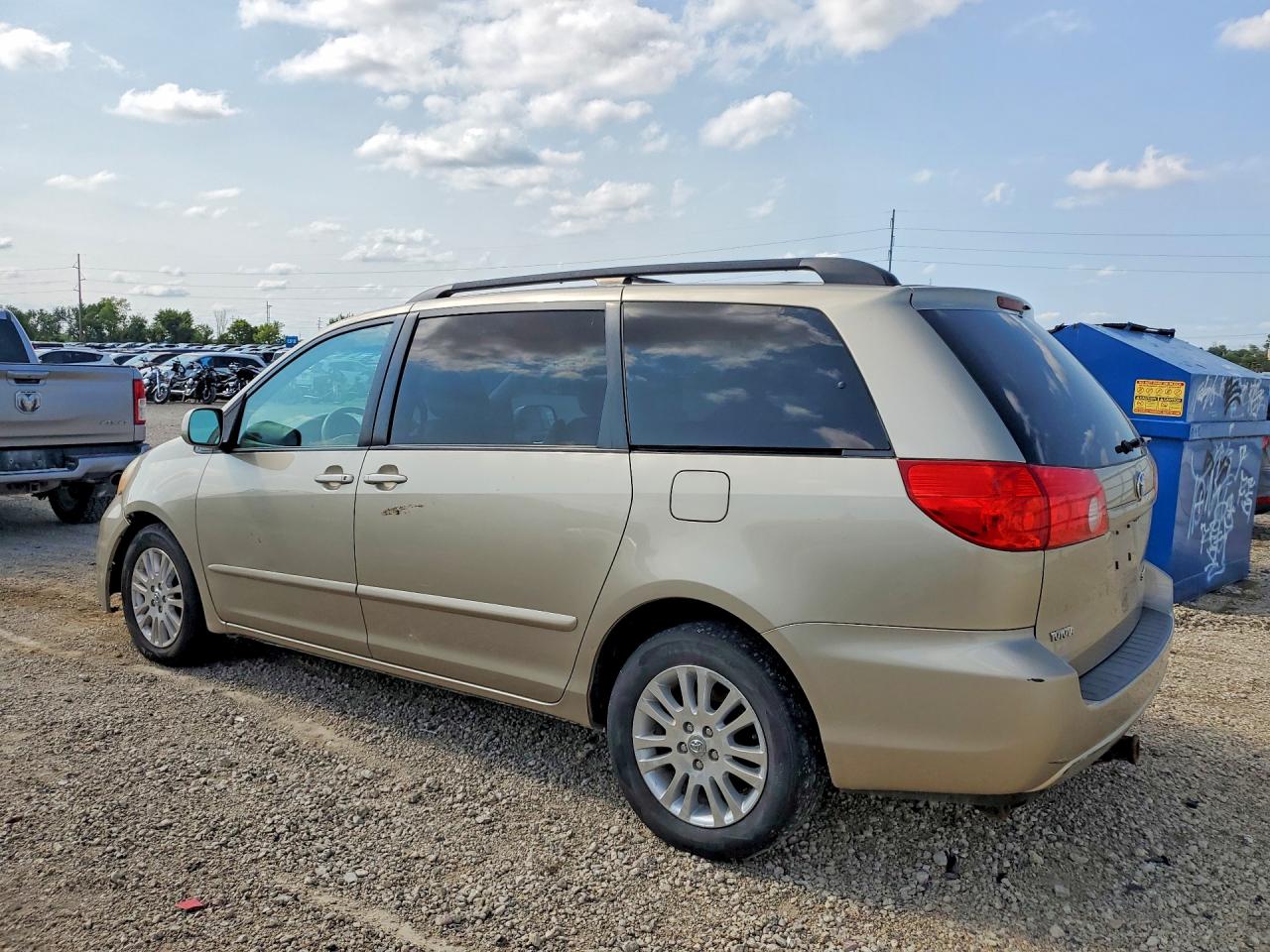 2009 Toyota Sienna Xle Gold vin: 5TDZK22C69S260353