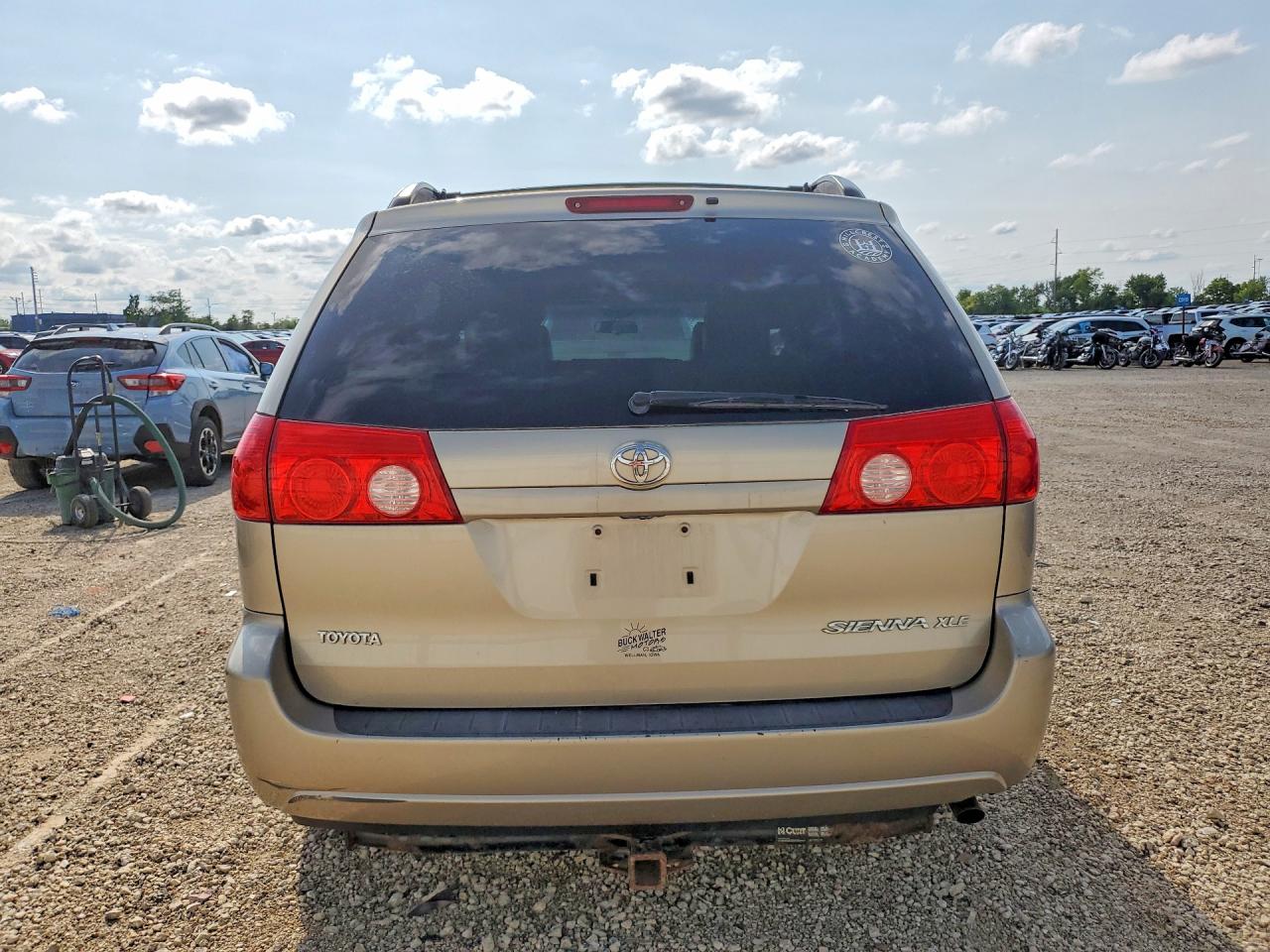 2009 Toyota Sienna Xle Gold vin: 5TDZK22C69S260353