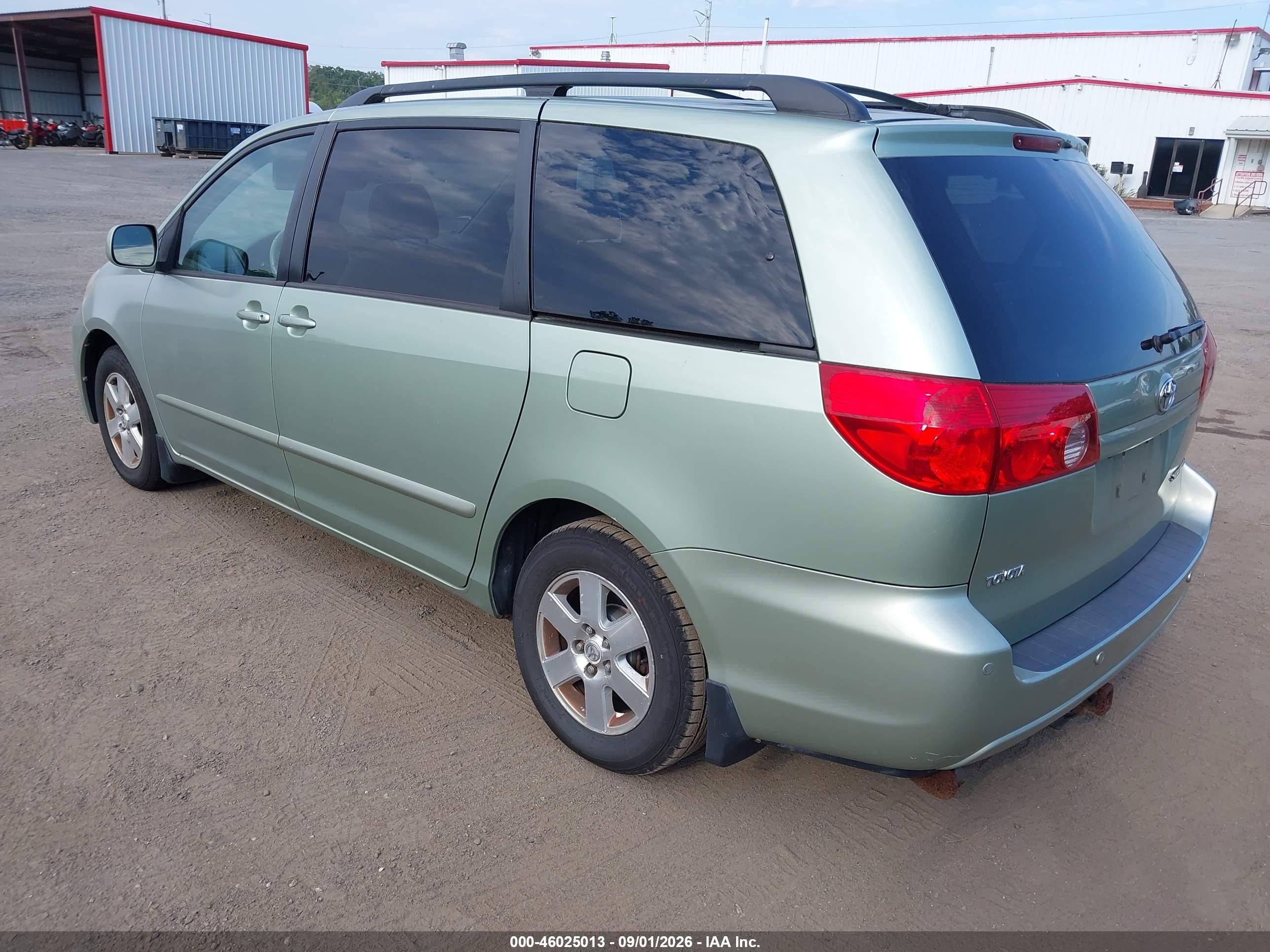 2008 Toyota Sienna Xle Green vin: 5TDZK22C78S125977