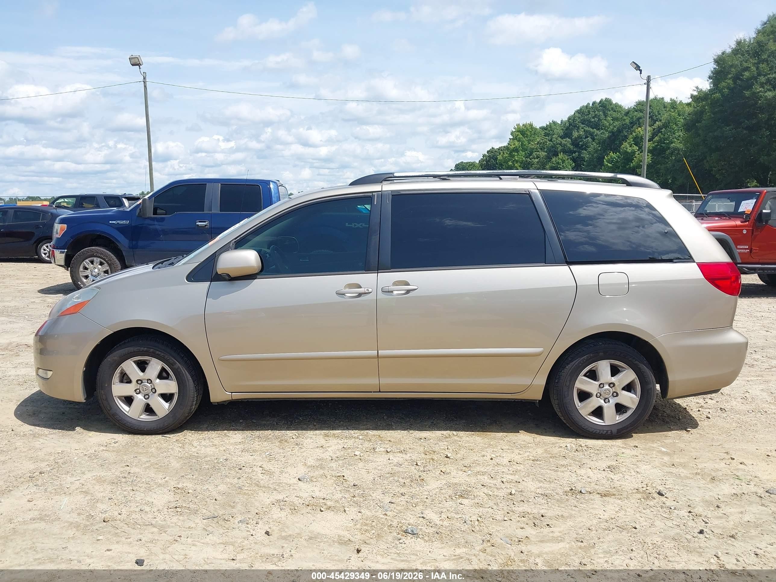 2008 Toyota Sienna Xle Gold vin: 5TDZK22C78S146702