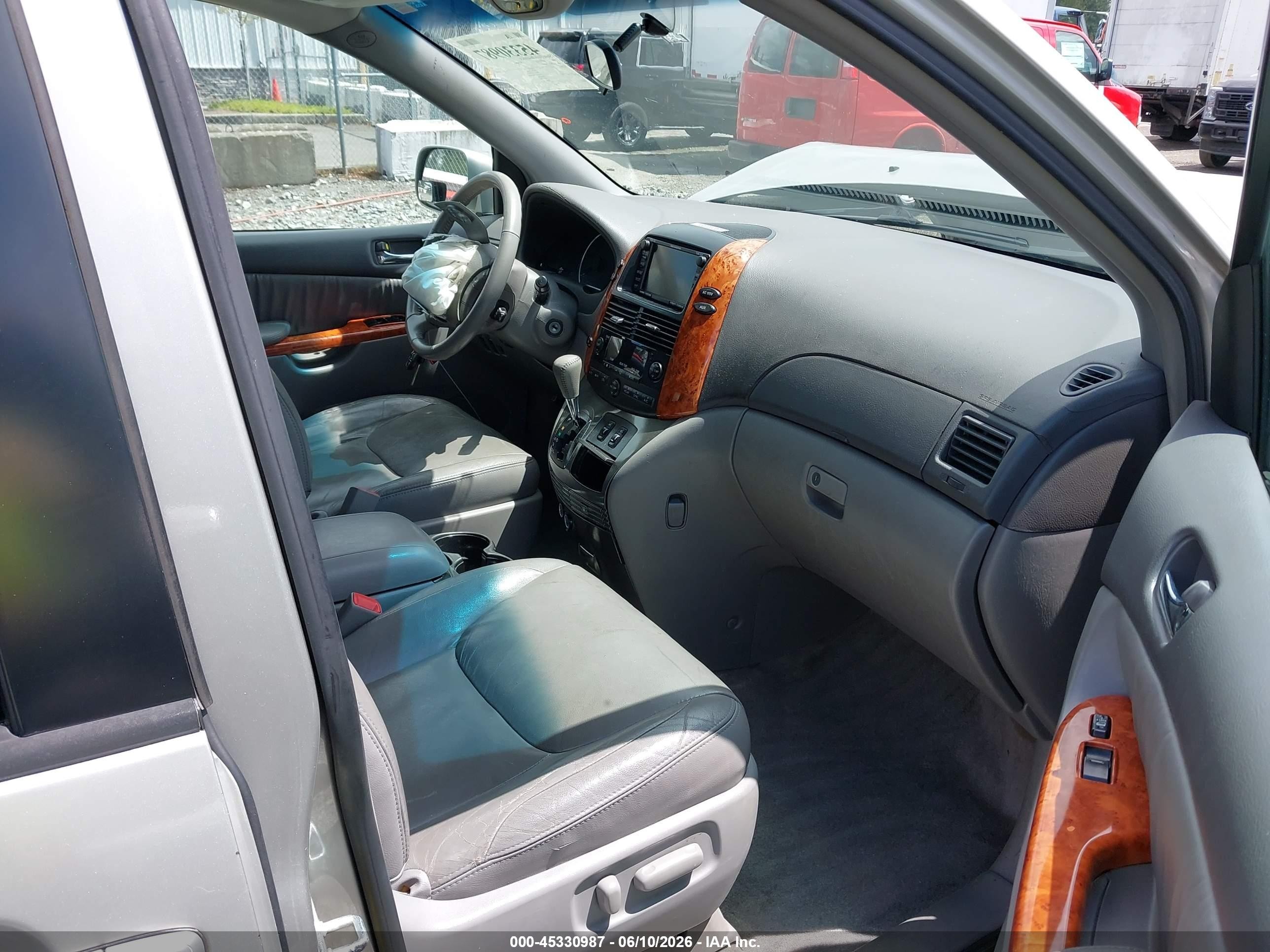 2008 Toyota Sienna Xle Gray vin: 5TDZK22C78S184527