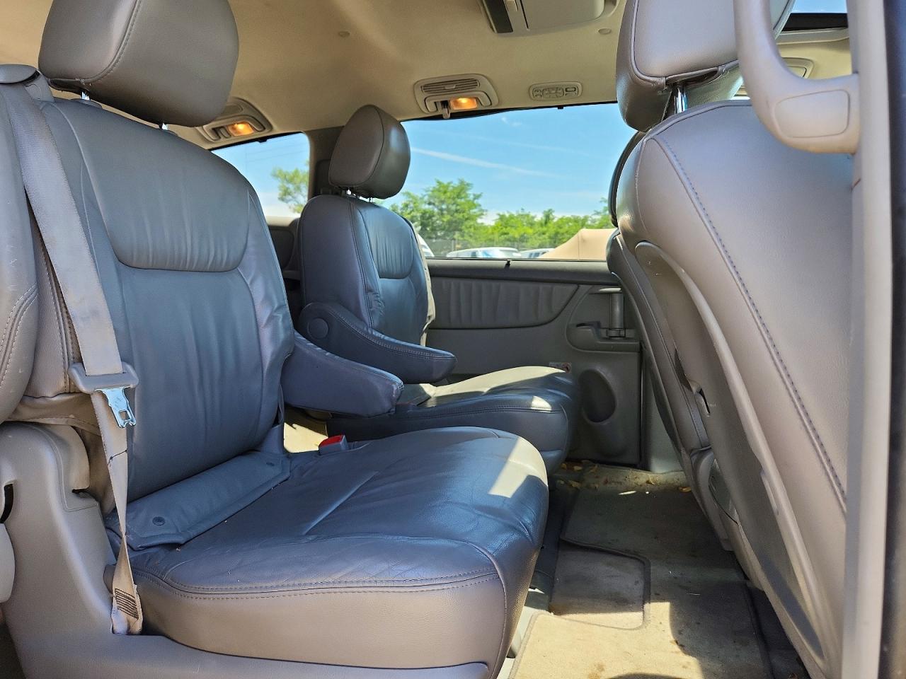 2009 Toyota Sienna Xle Silver vin: 5TDZK22C79S227779