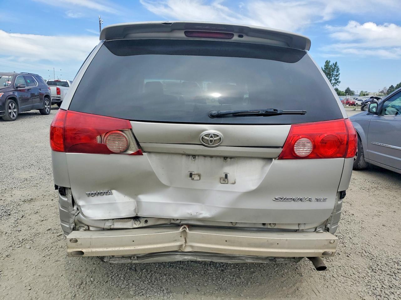 2009 Toyota Sienna Xle Серебряный vin: 5TDZK22C79S247675