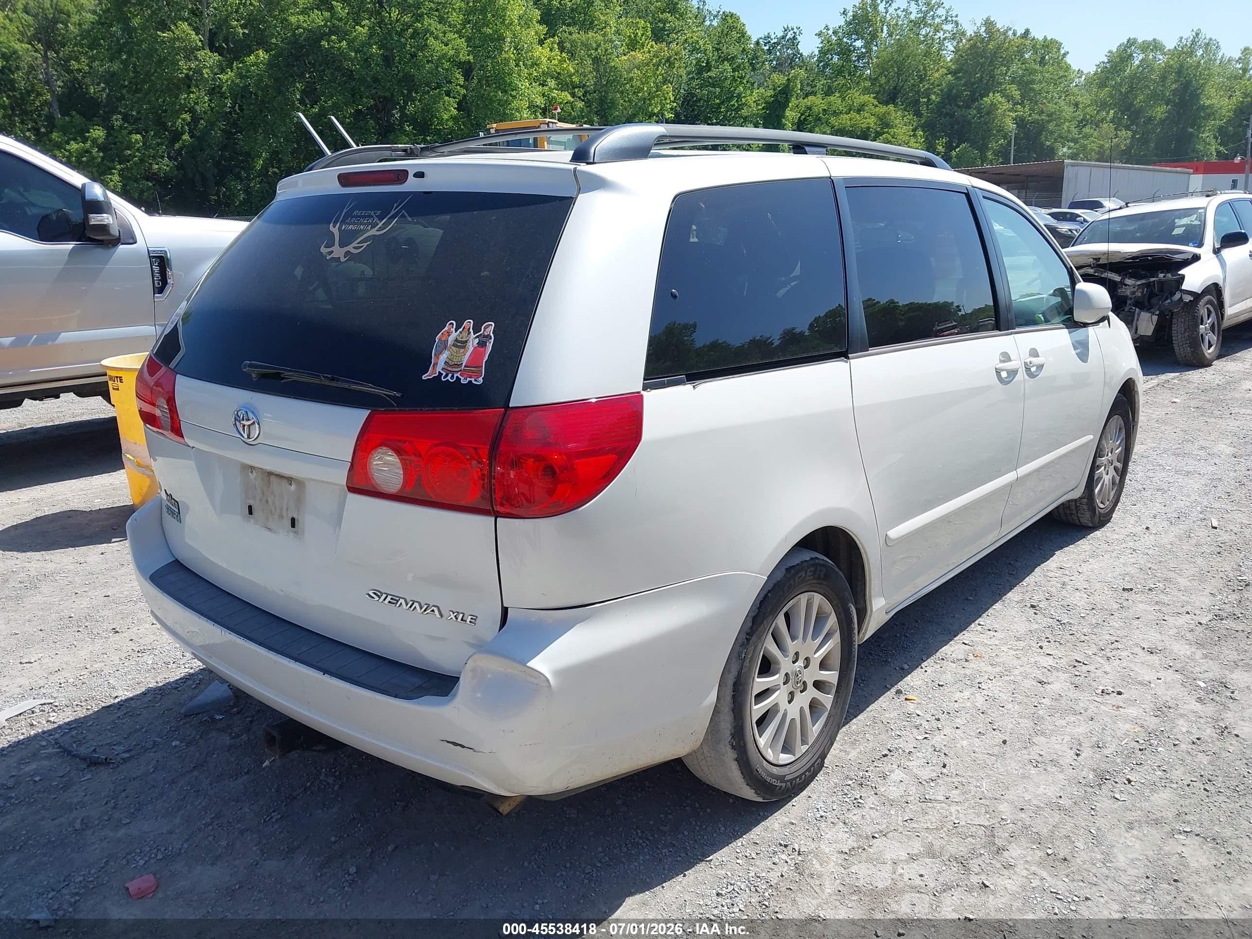 2009 Toyota Sienna Xle White vin: 5TDZK22C79S258661