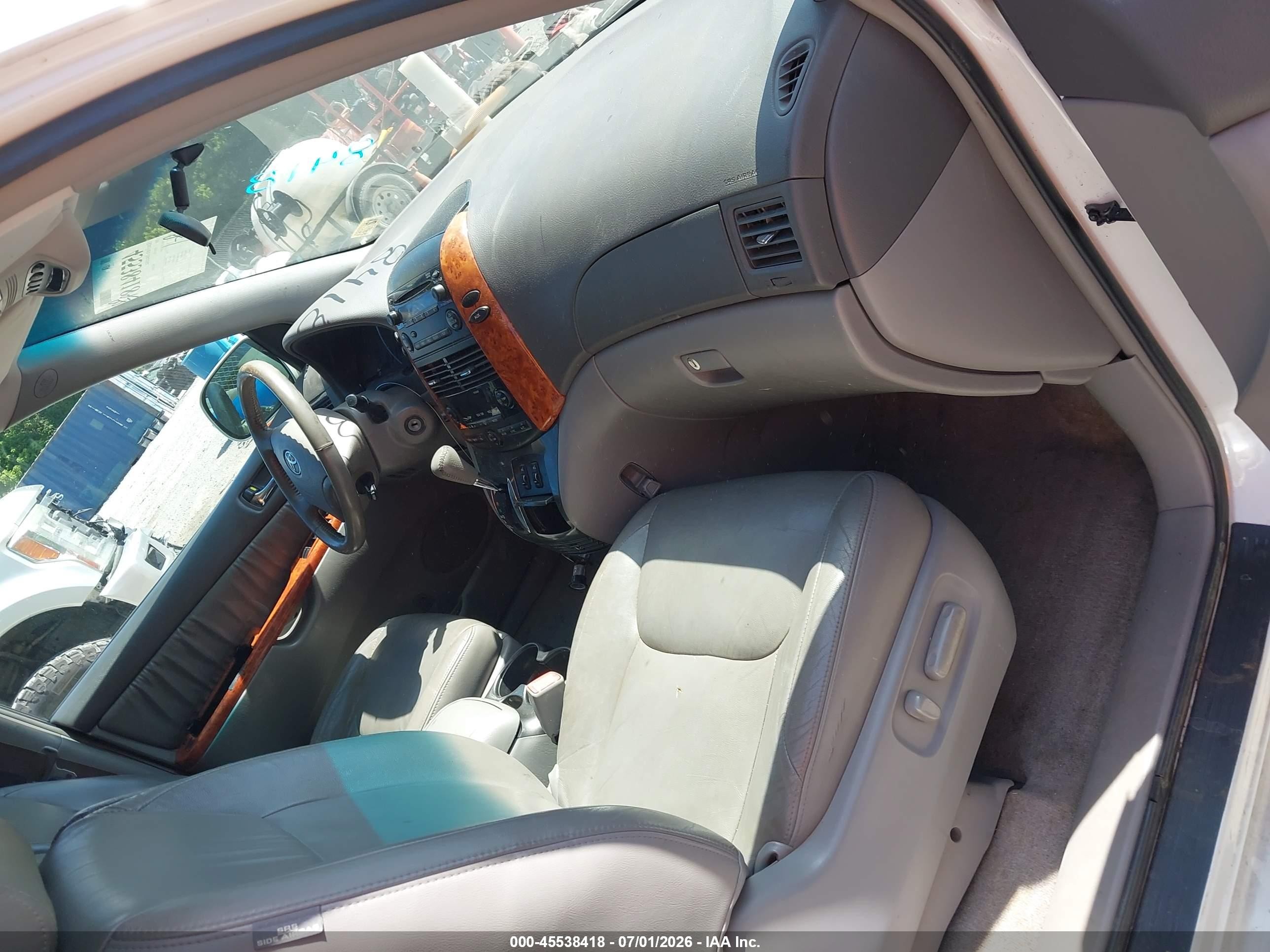 2009 Toyota Sienna Xle White vin: 5TDZK22C79S258661