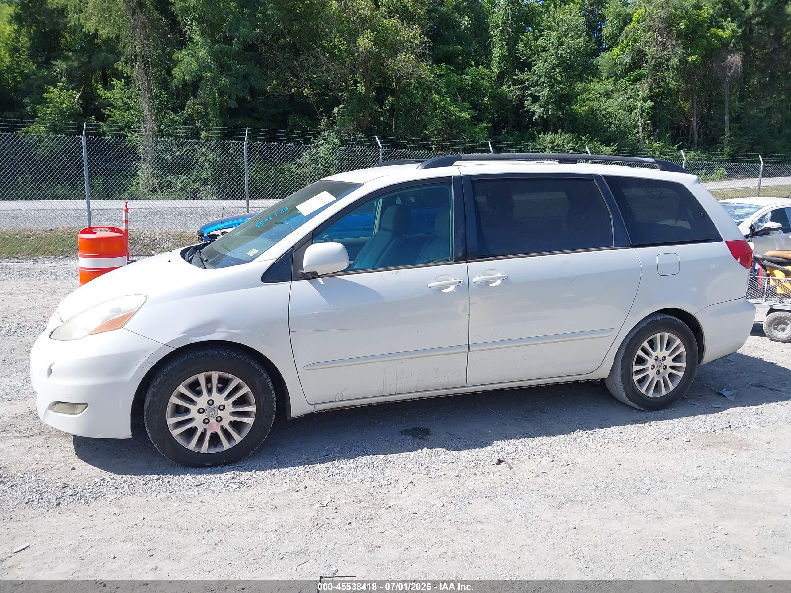 2009 Toyota Sienna Xle White vin: 5TDZK22C79S258661