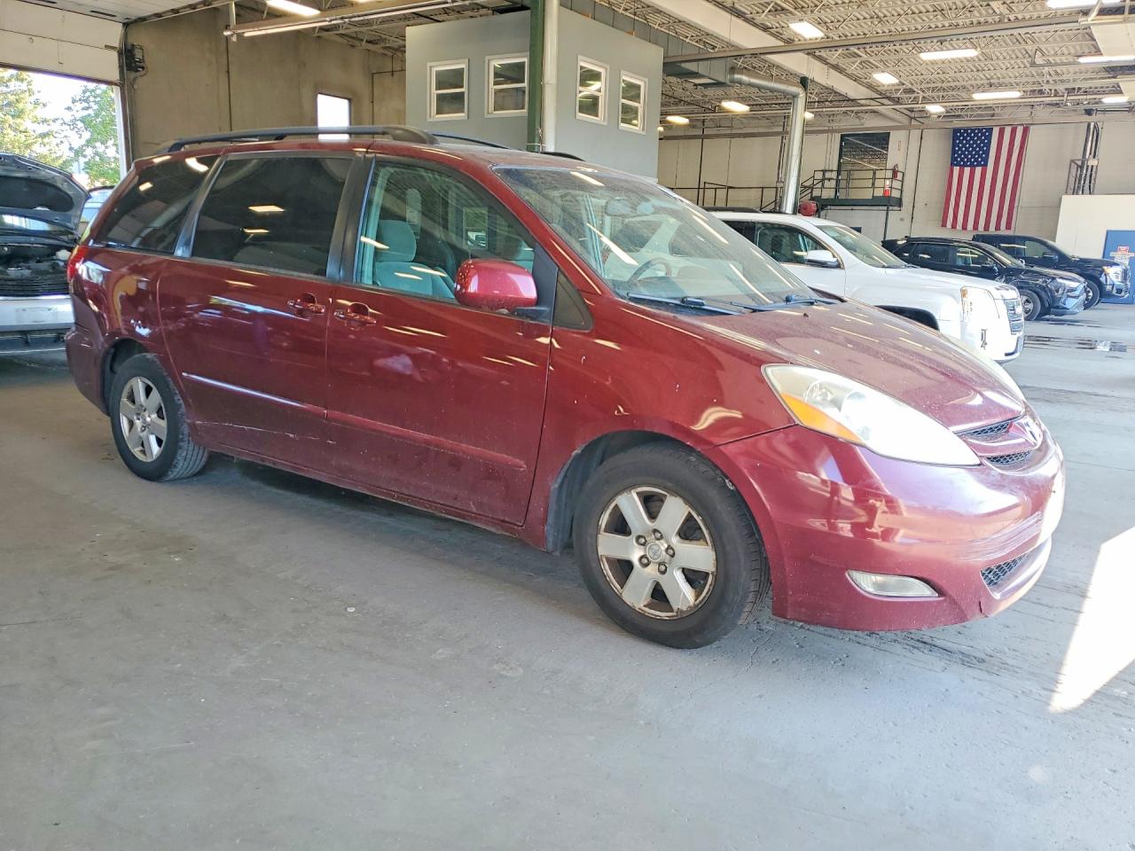 2007 Toyota Sienna Xle 7-passenger Burgundy vin: 5TDZK22C87S098156