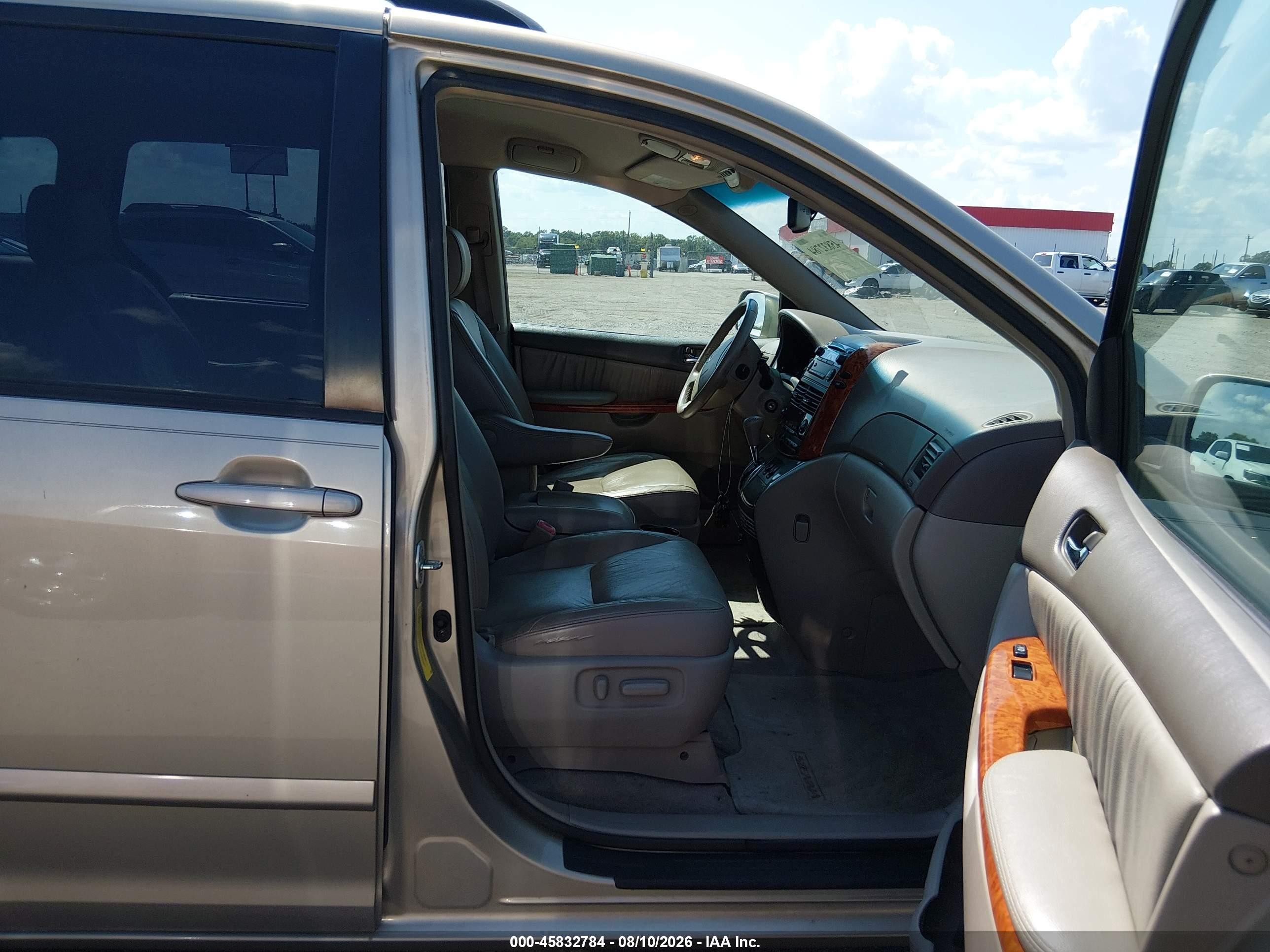 2008 Toyota Sienna Xle Gold vin: 5TDZK22C88S188974