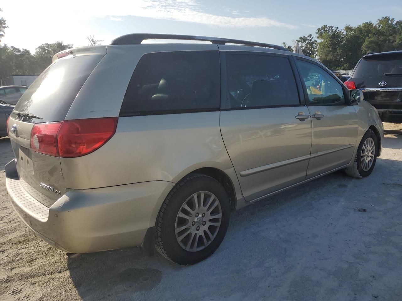 2008 Toyota Sienna Xle Tan vin: 5TDZK22C88S191180 Damage: Right Qtr Panel, Dent(S) W/ Paint Dmg, 6 To 7 Inches