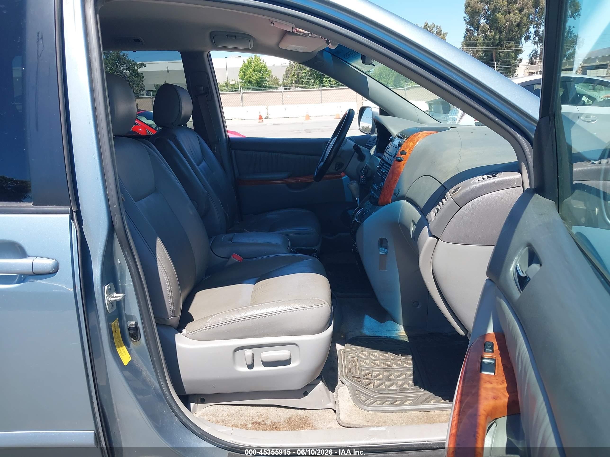 2008 Toyota Sienna Xle Blue vin: 5TDZK22C88S200010