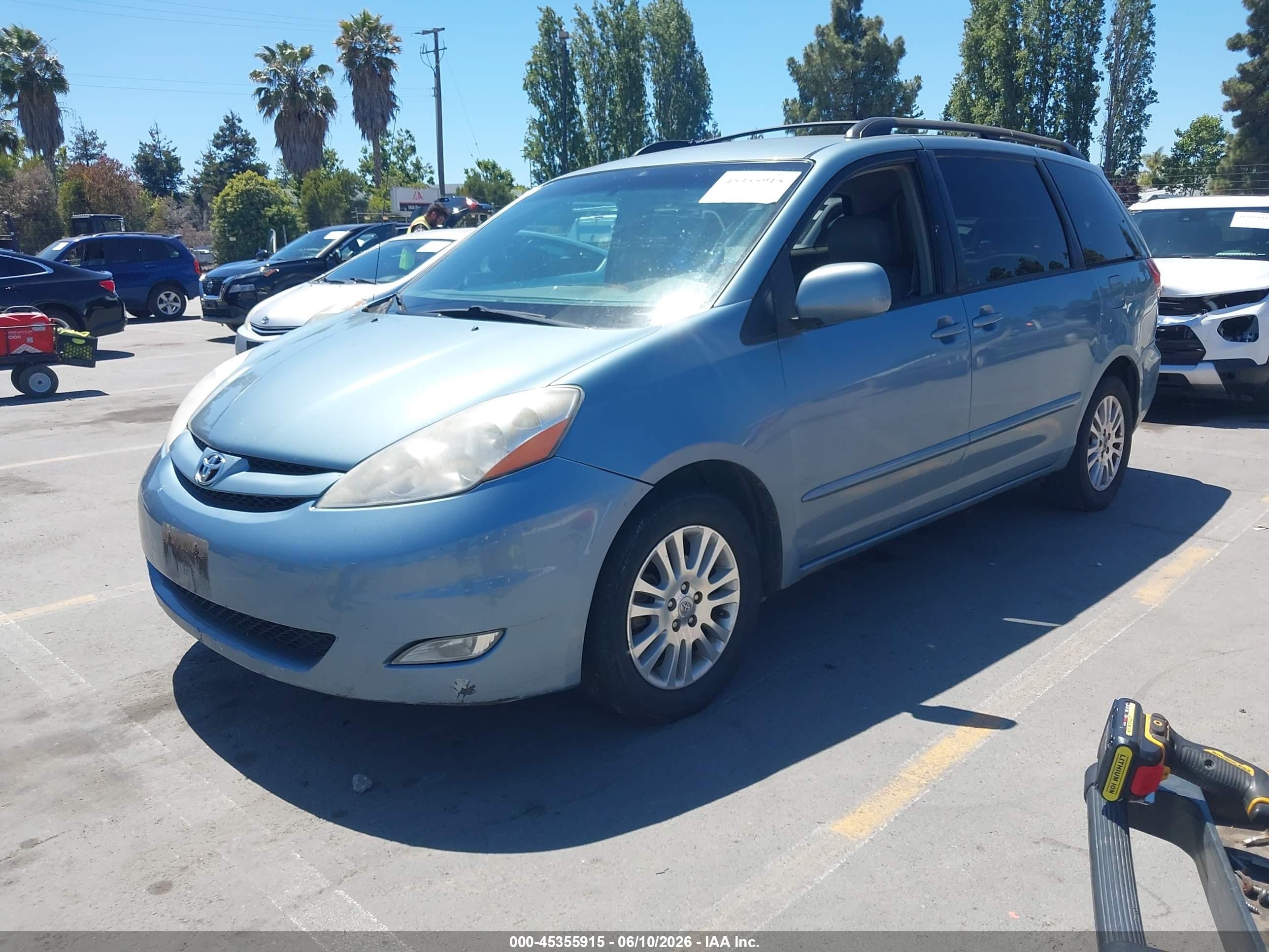 2008 Toyota Sienna Xle Blue vin: 5TDZK22C88S200010