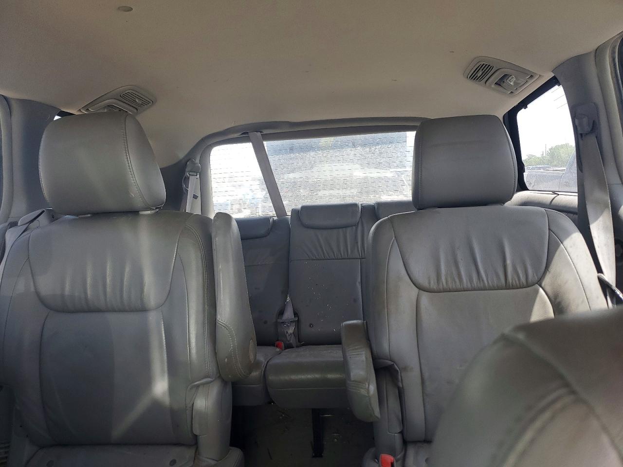 2009 Toyota Sienna Xle Silver vin: 5TDZK22C89S236815