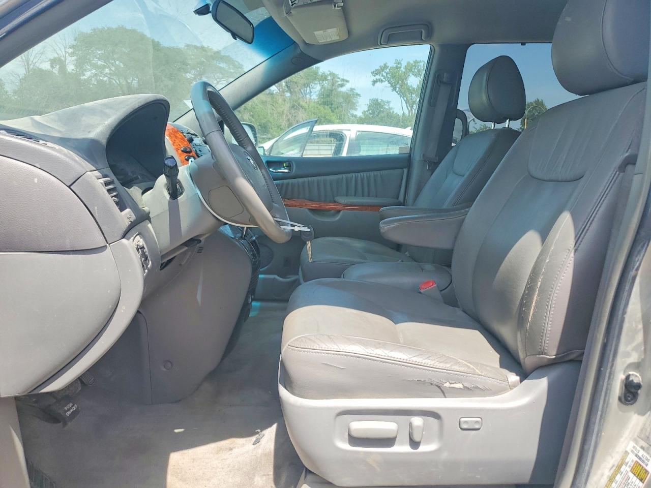 2009 Toyota Sienna Xle Silver vin: 5TDZK22C89S236815