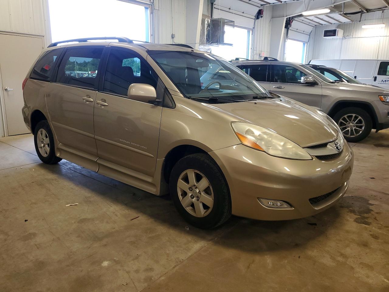 2007 Toyota Sienna Xle 7-passenger Gold vin: 5TDZK22C97S047524