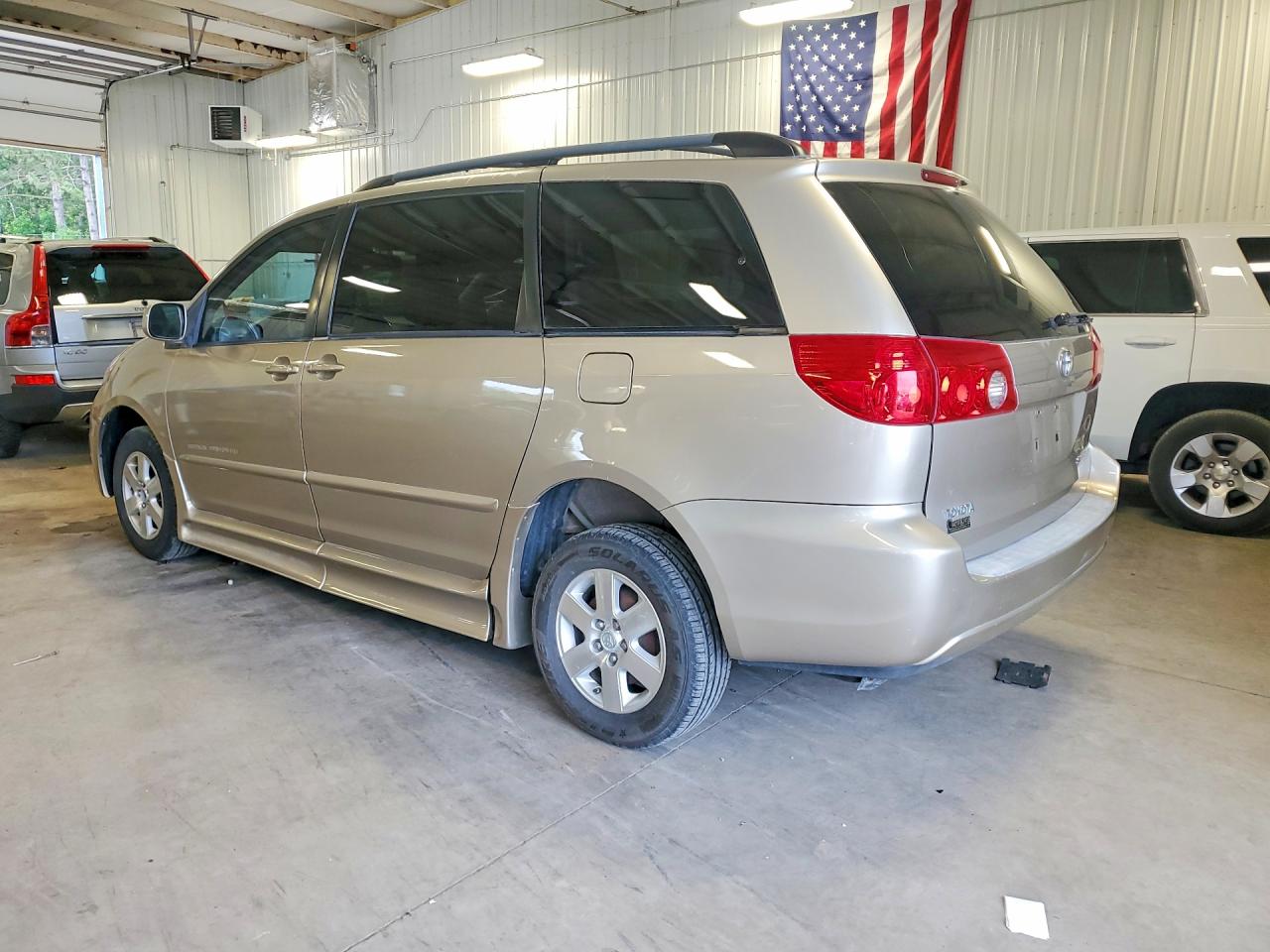 2007 Toyota Sienna Xle 7-passenger Gold vin: 5TDZK22C97S047524