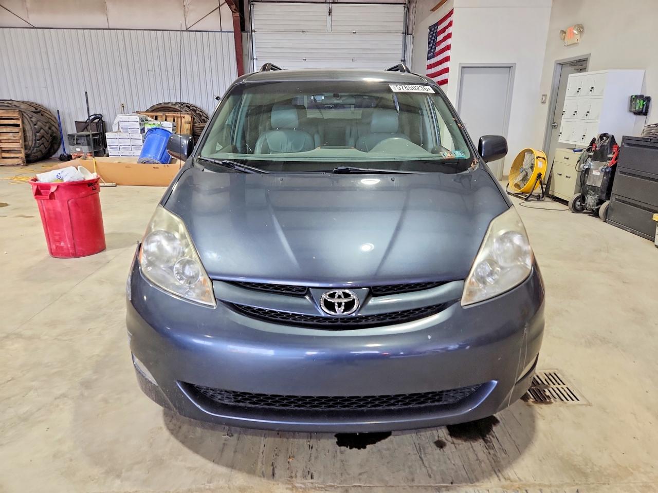 2008 Toyota Sienna Xle Blue vin: 5TDZK22C98S119209