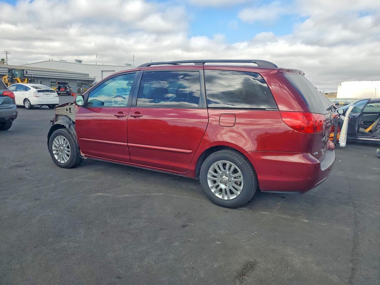 2008 Toyota Sienna Xle Red vin: 5TDZK22C98S139184