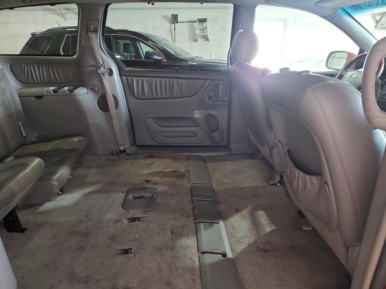 2008 Toyota Sienna Xle Limited Burgundy vin: 5TDZK22C98S146216