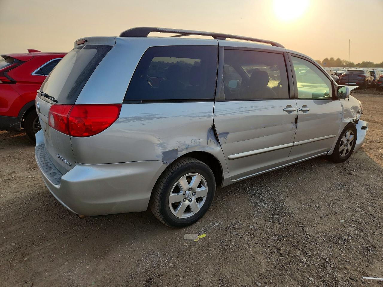 2008 Toyota Sienna Xle Silver vin: 5TDZK22C98S156373