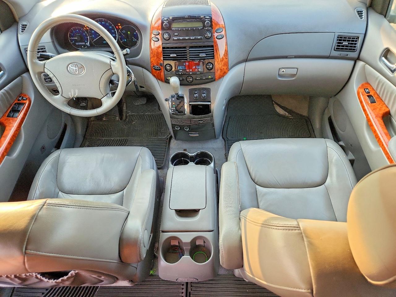 2008 Toyota Sienna Xle Silver vin: 5TDZK22C98S156373