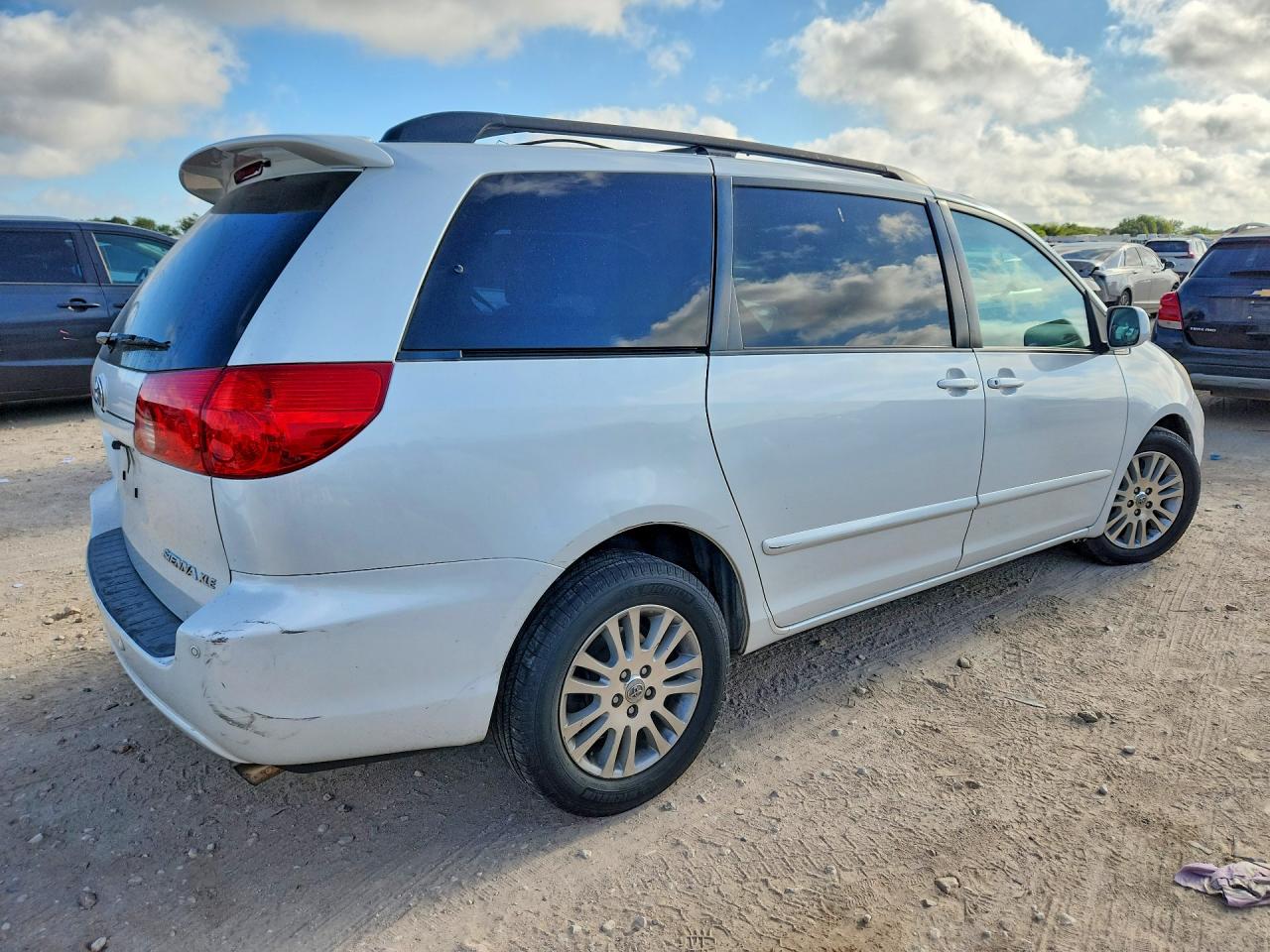 2008 Toyota Sienna Xle White vin: 5TDZK22C98S165834