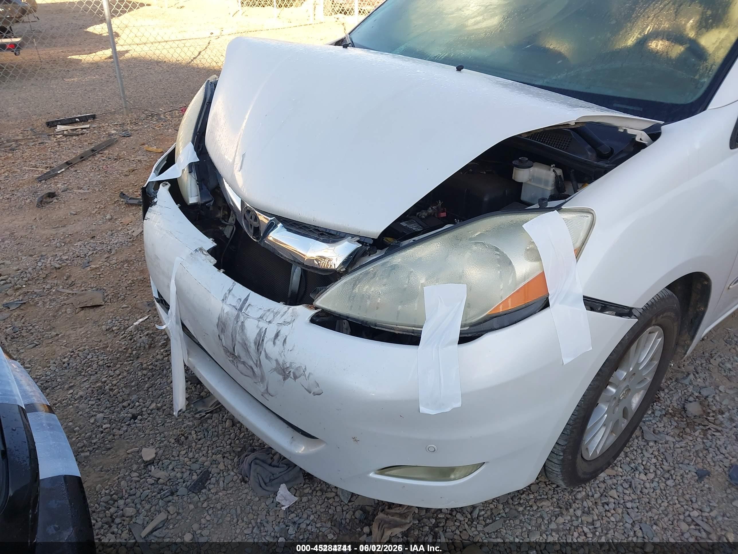 2008 Toyota Sienna Limited White vin: 5TDZK22C98S217513