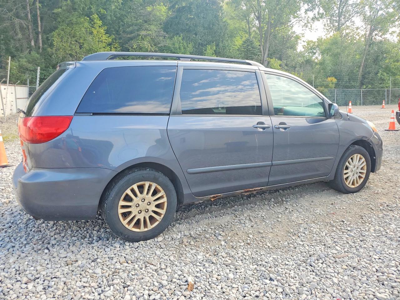 2009 Toyota Sienna Xle Blue vin: 5TDZK22C99S227749