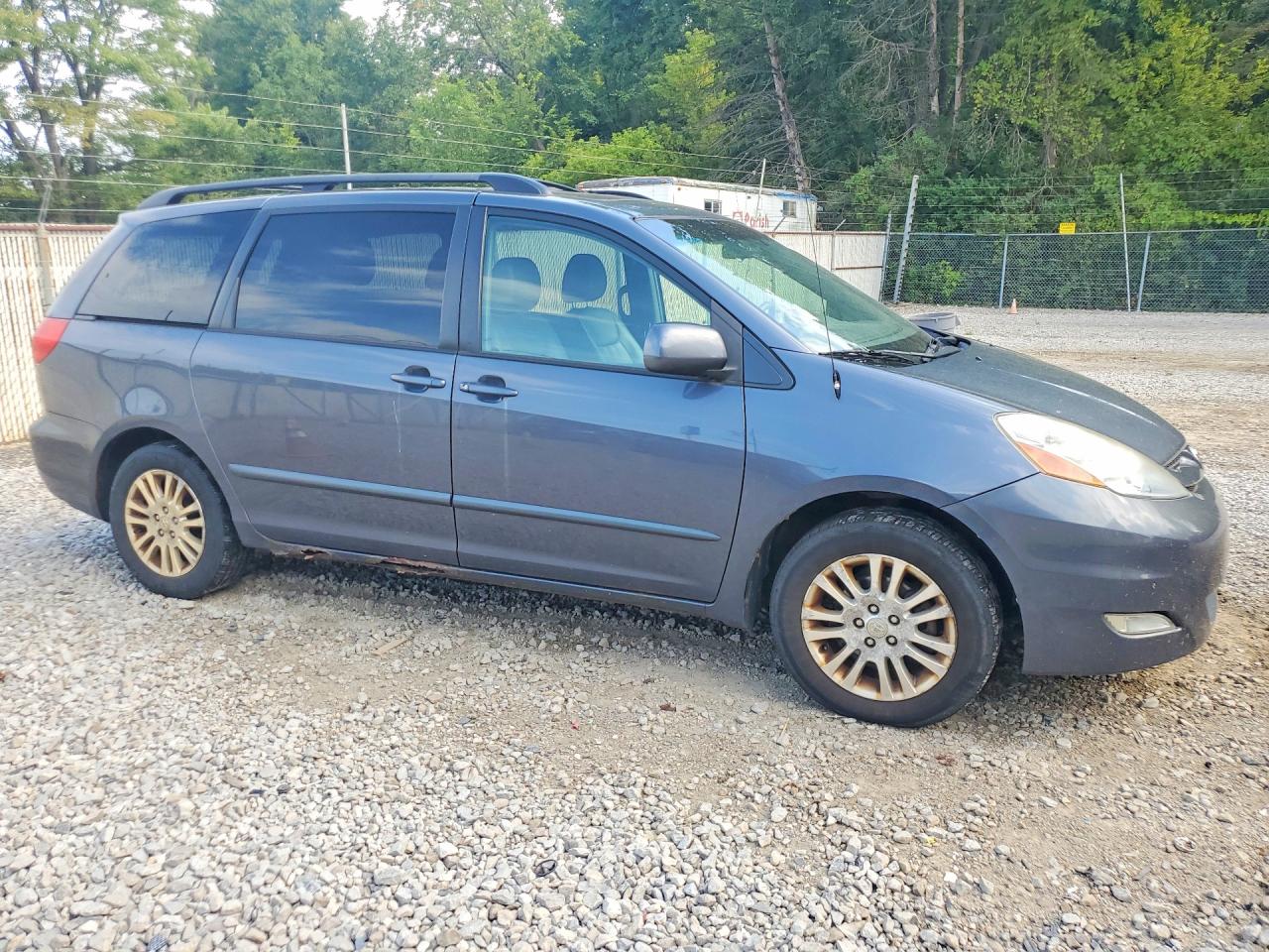 2009 Toyota Sienna Xle Blue vin: 5TDZK22C99S227749