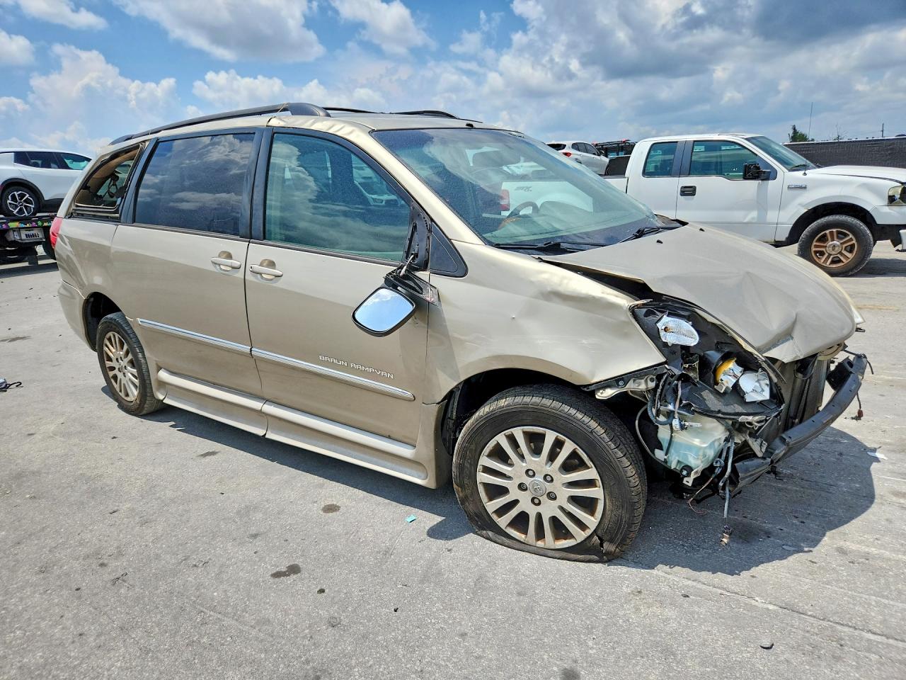 2009 Toyota Sienna Xle Gold vin: 5TDZK22C99S252196