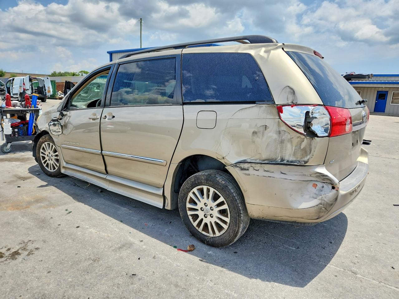 2009 Toyota Sienna Xle Gold vin: 5TDZK22C99S252196