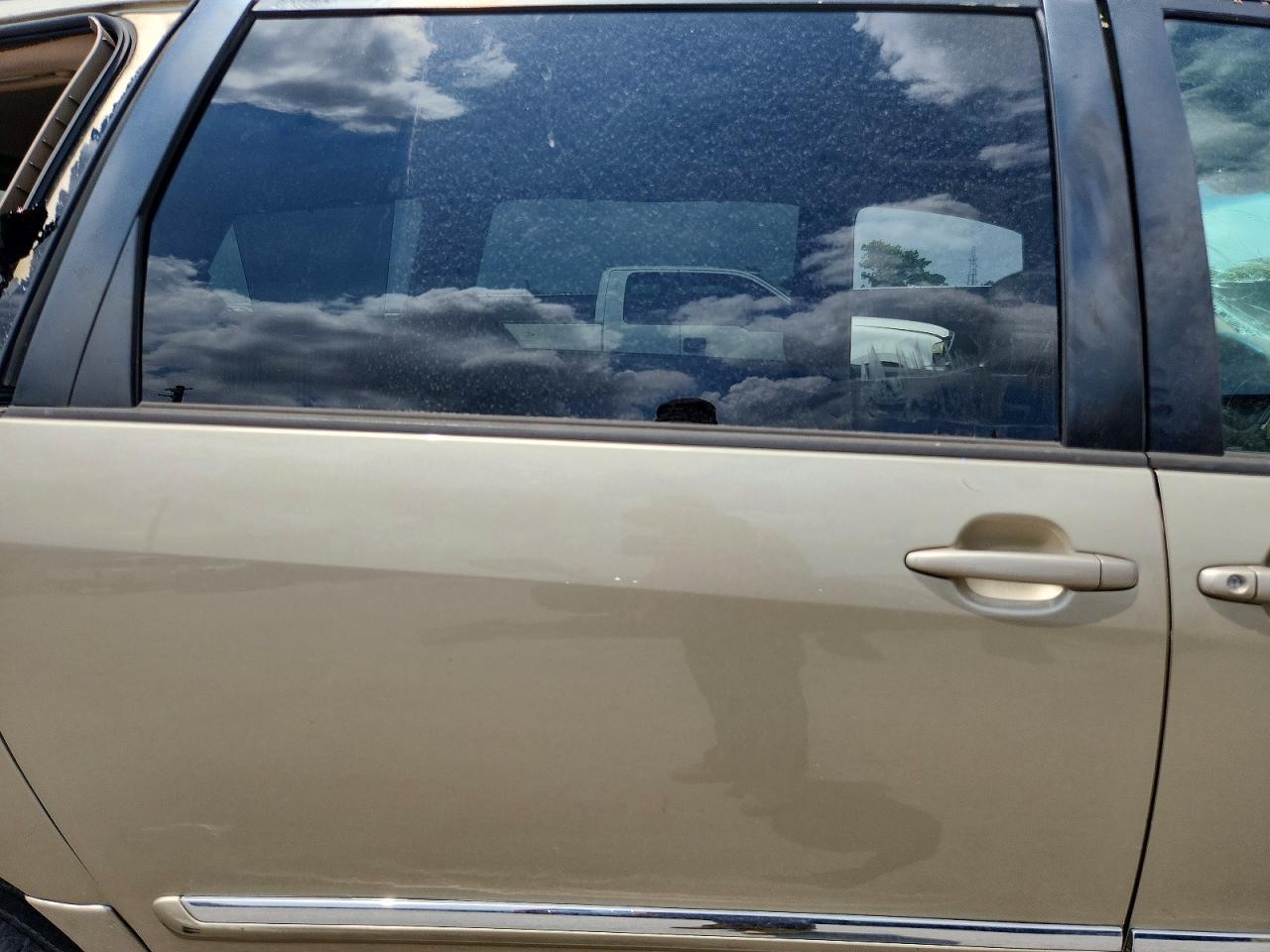 2009 Toyota Sienna Xle Gold vin: 5TDZK22C99S252196