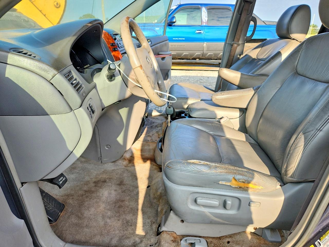 2009 Toyota Sienna Xle Gray vin: 5TDZK22C99S260301