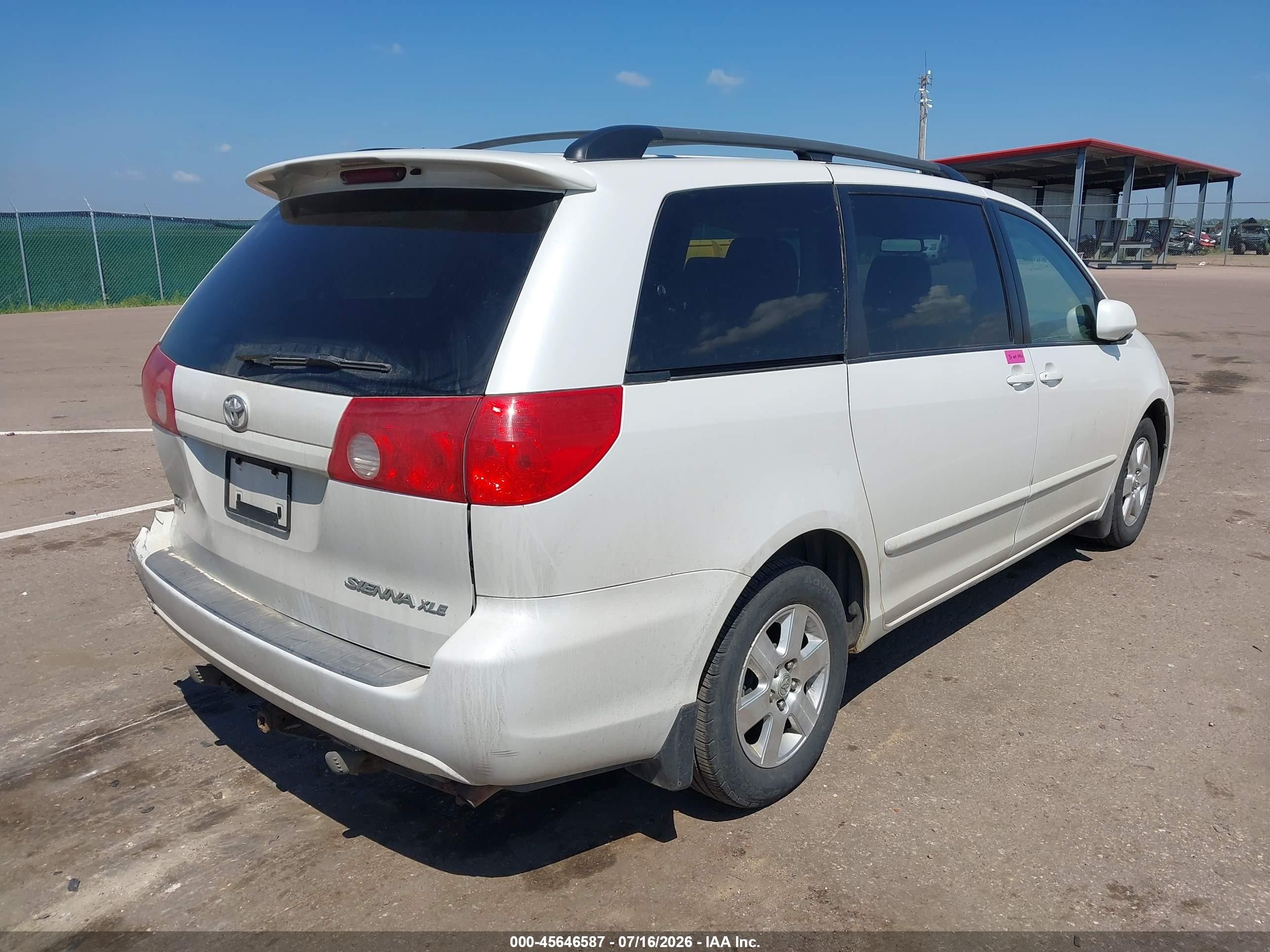 2007 Toyota Sienna Xle White vin: 5TDZK22CX7S048374