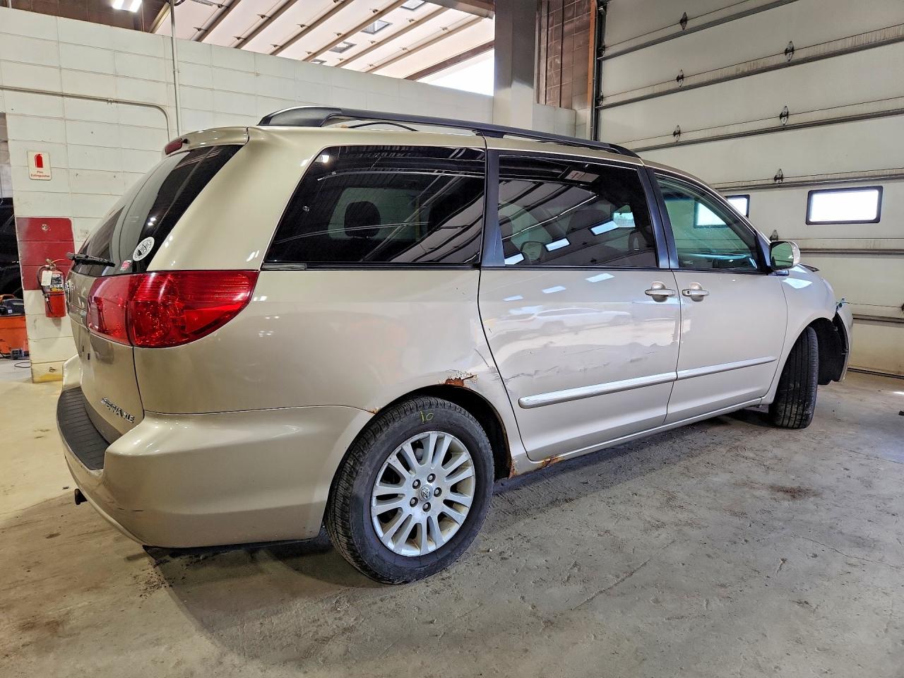 2007 Toyota Sienna Xle 7-passenger Gold vin: 5TDZK22CX7S069130