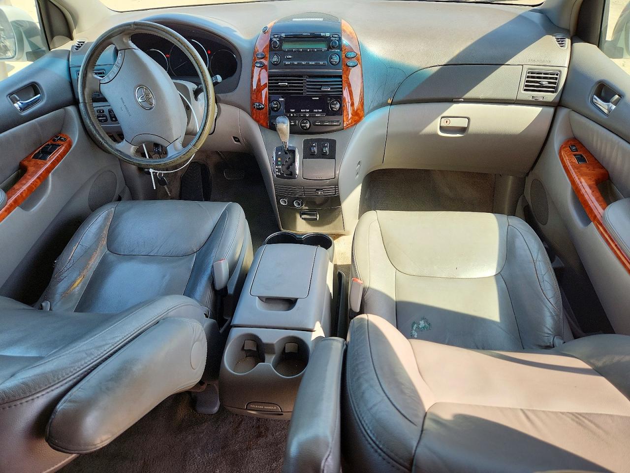 2007 Toyota Sienna Xle 7-passenger Silver vin: 5TDZK22CX7S087885