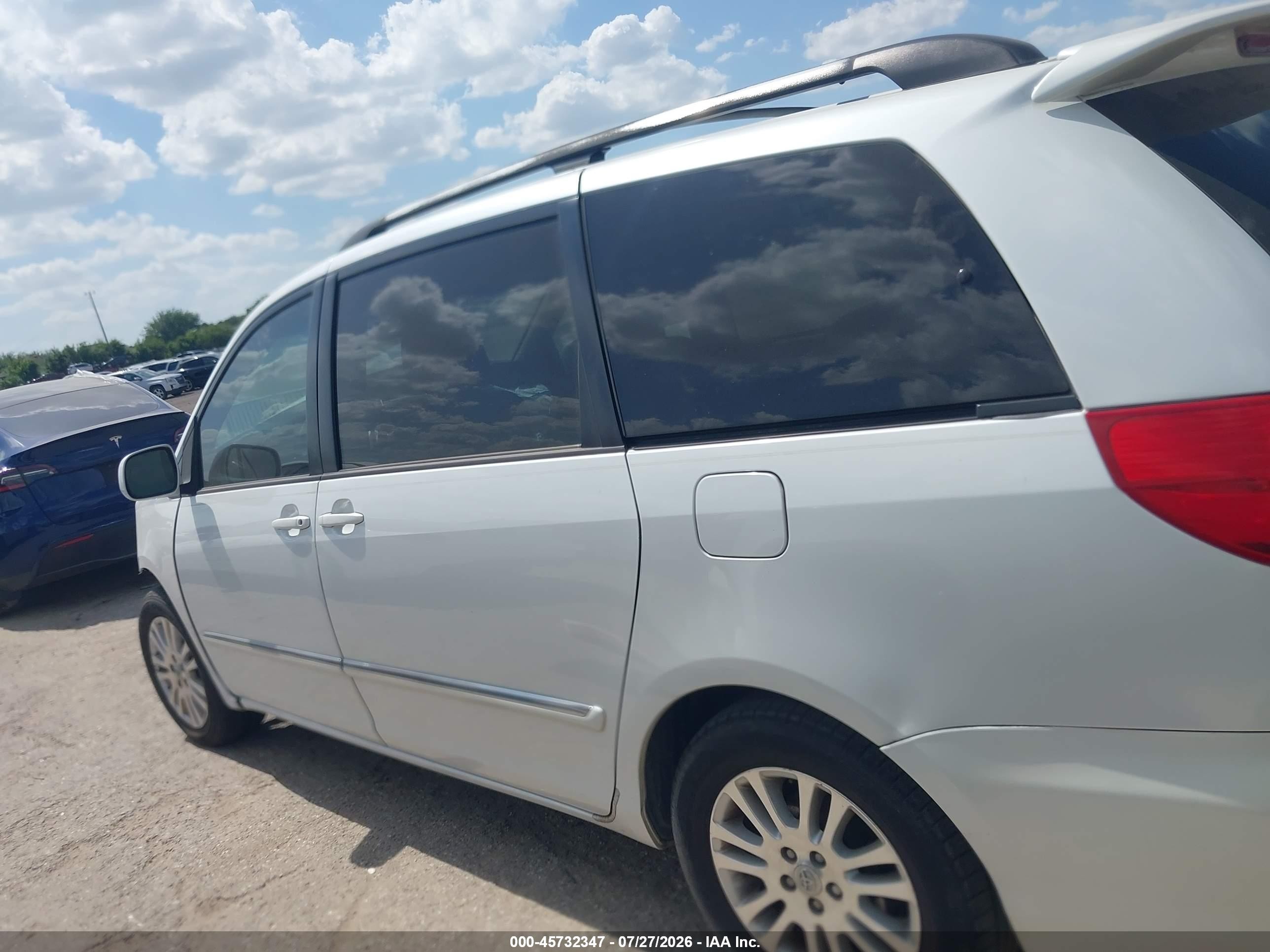 2008 Toyota Sienna Limited Белый vin: 5TDZK22CX8S156544