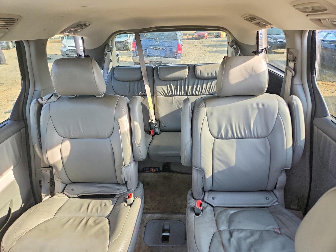 2008 Toyota Sienna Xle White vin: 5TDZK22CX8S217178
