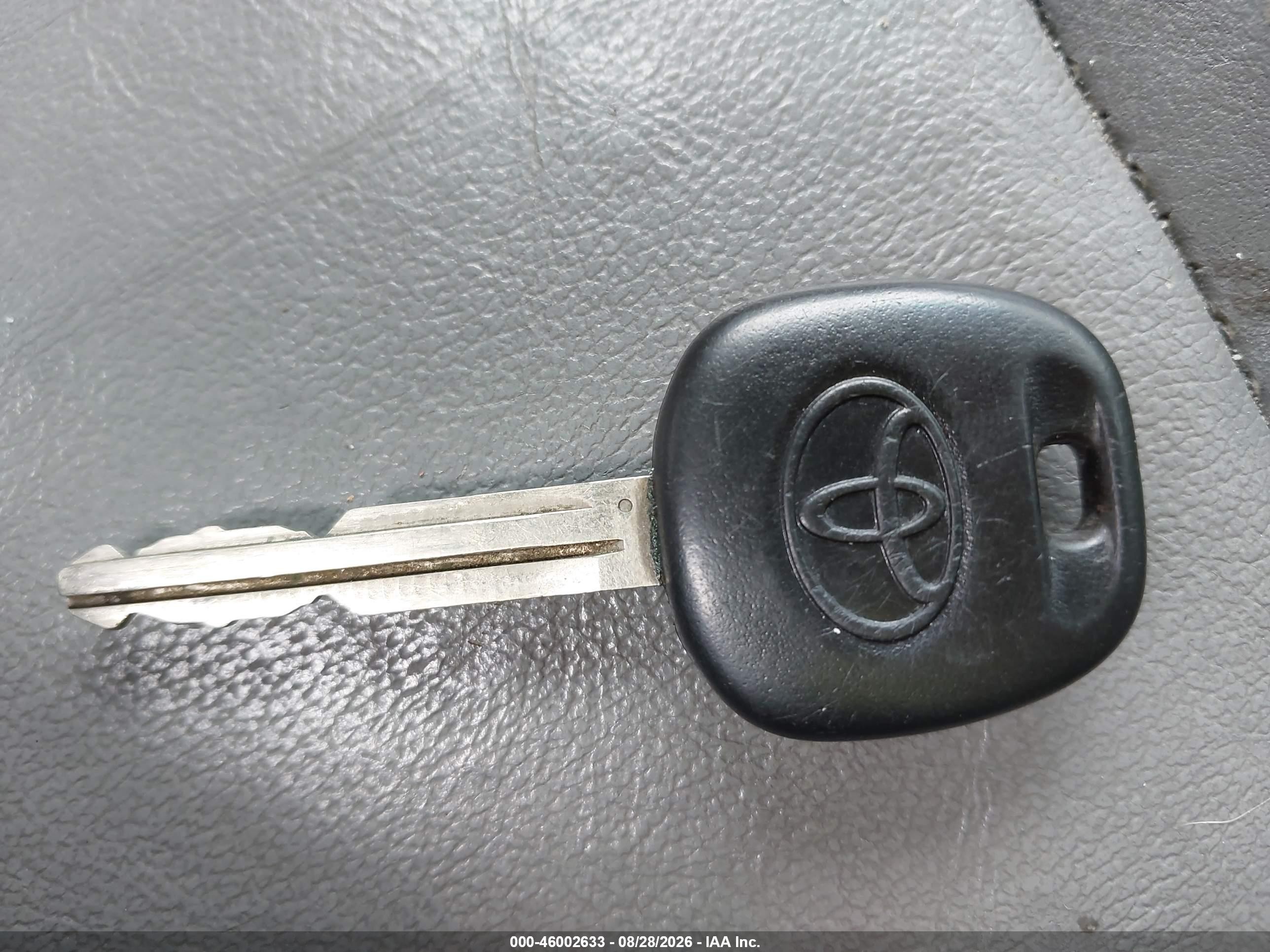 2008 Toyota Sienna Xle White vin: 5TDZK22CX8S221747