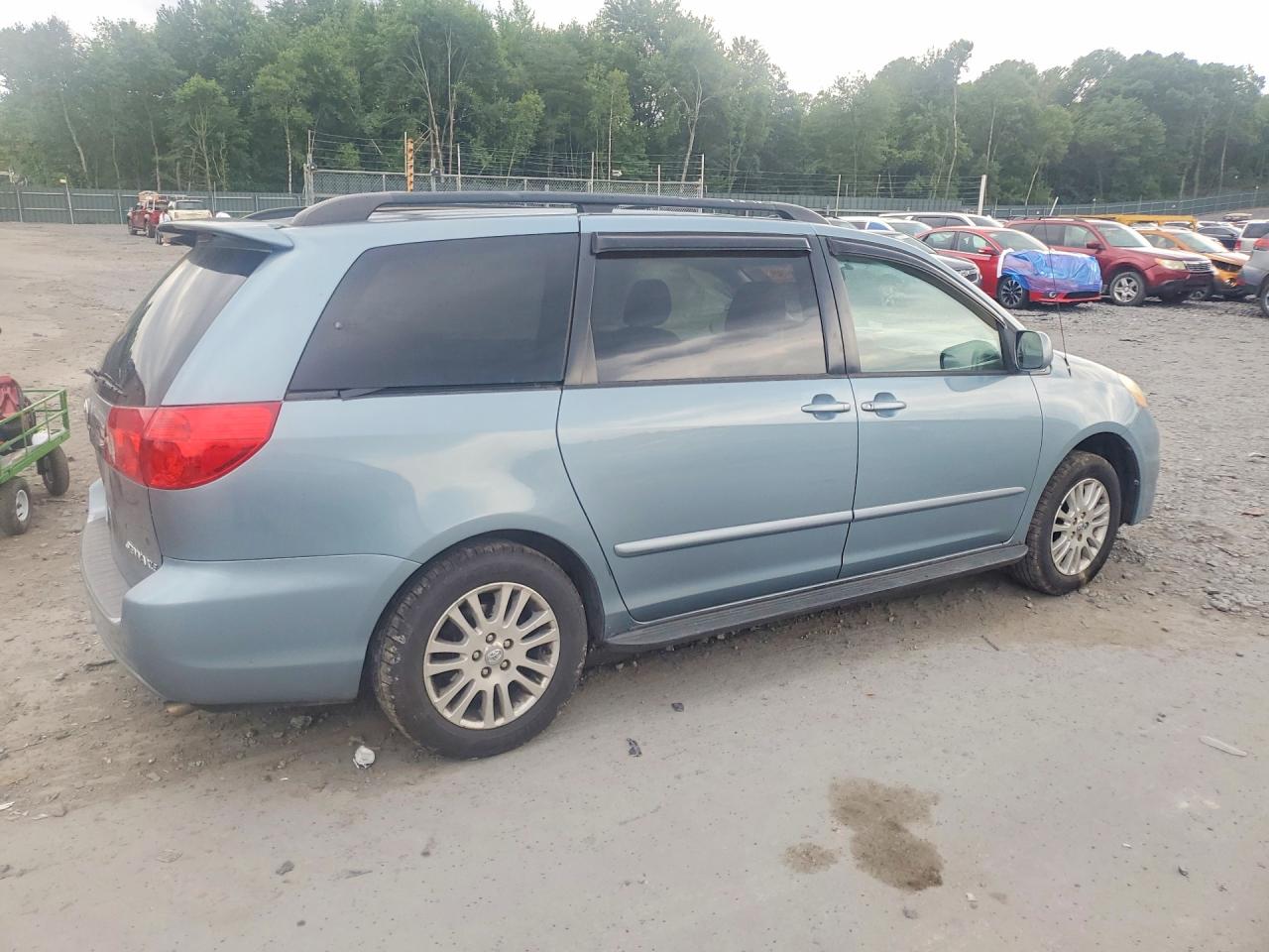 2009 Toyota Sienna Синий vin: 5TDZK22CX9S237402