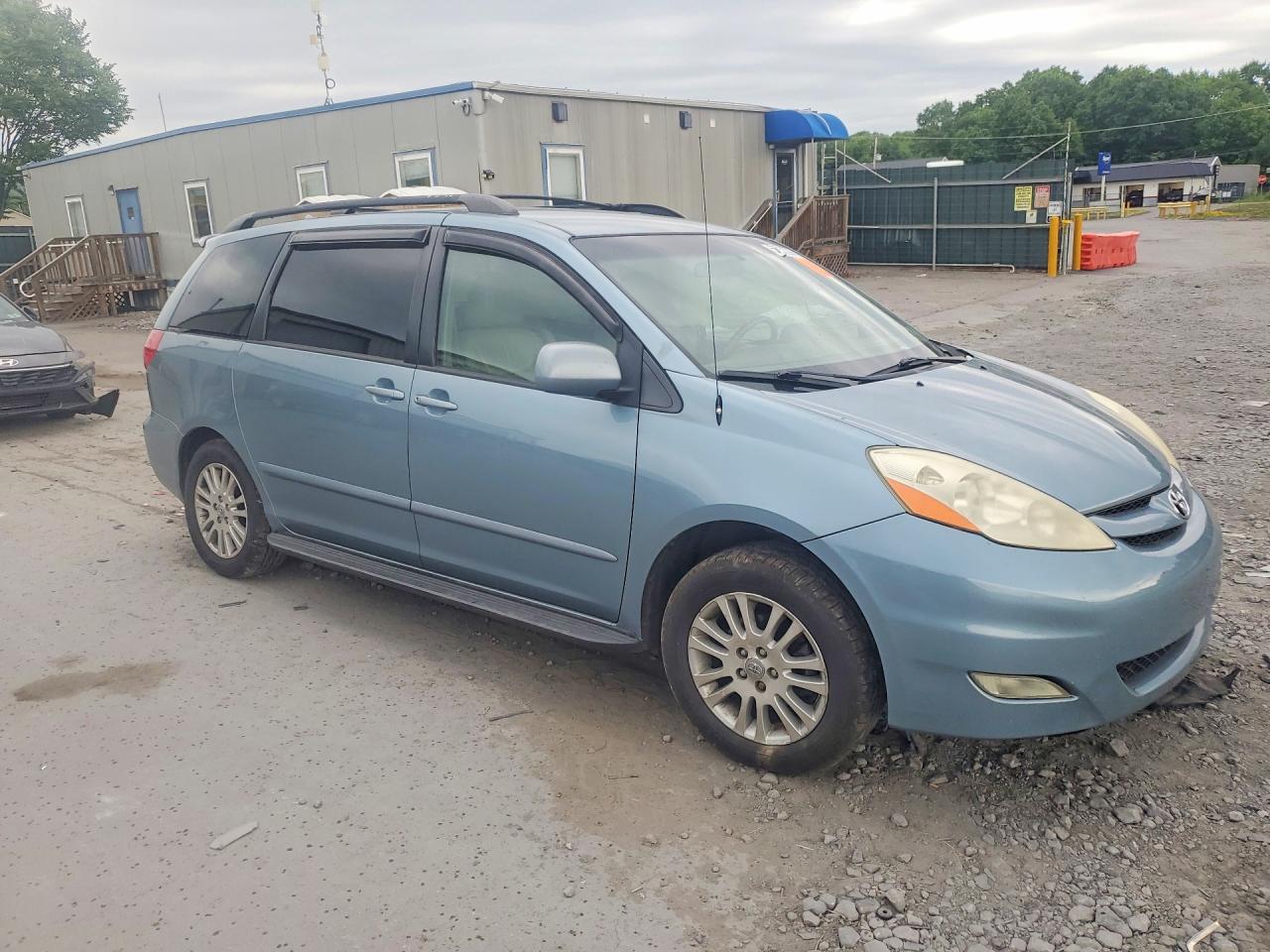 2009 Toyota Sienna Синий vin: 5TDZK22CX9S237402