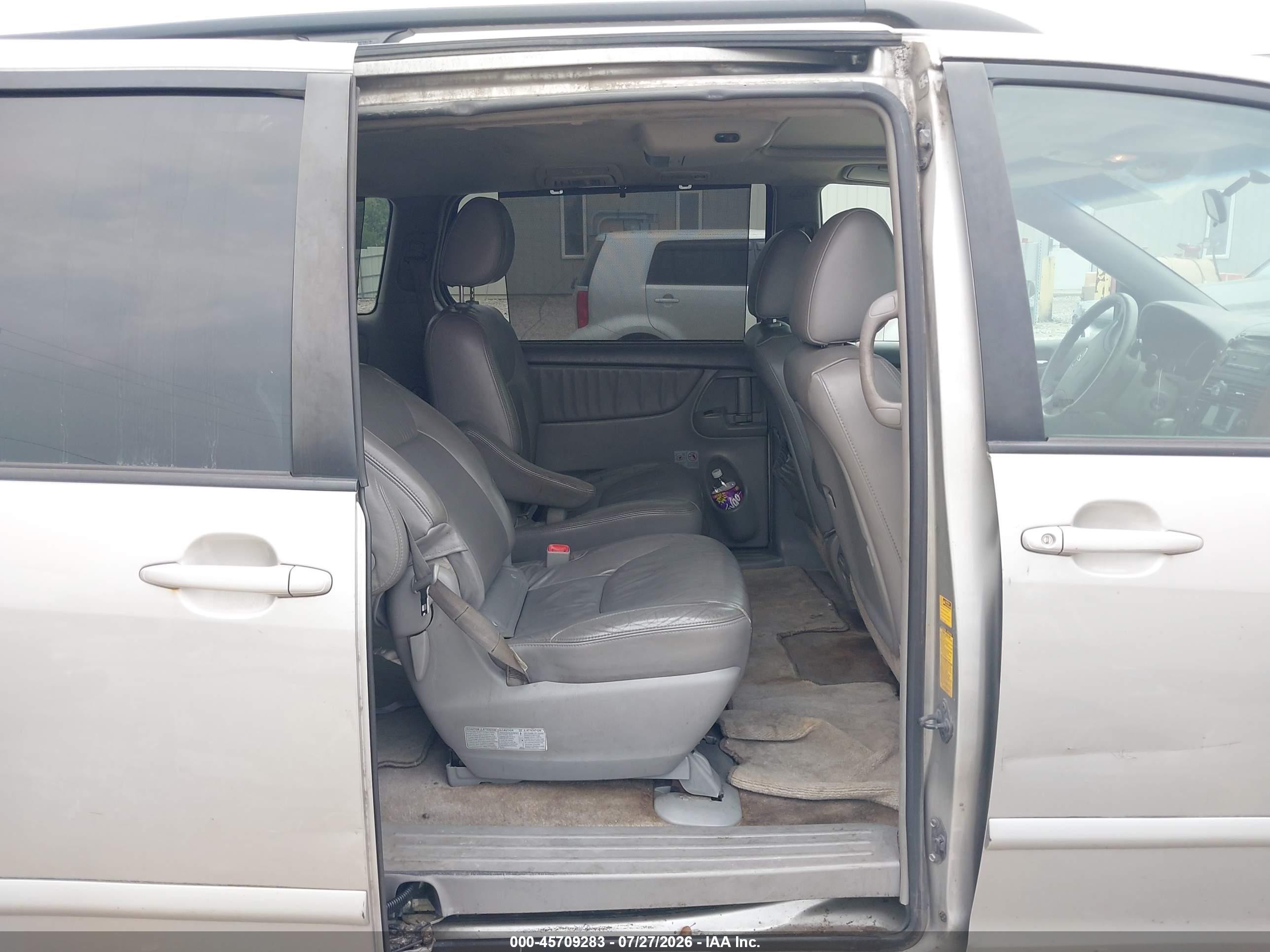 2009 Toyota Sienna Xle Серебряный vin: 5TDZK22CX9S265345