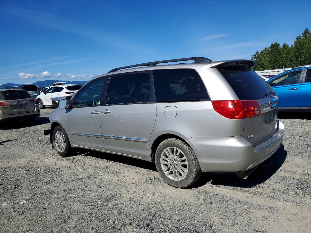 2009 Toyota Sienna Limited Silver vin: 5TDZK22CX9S271470