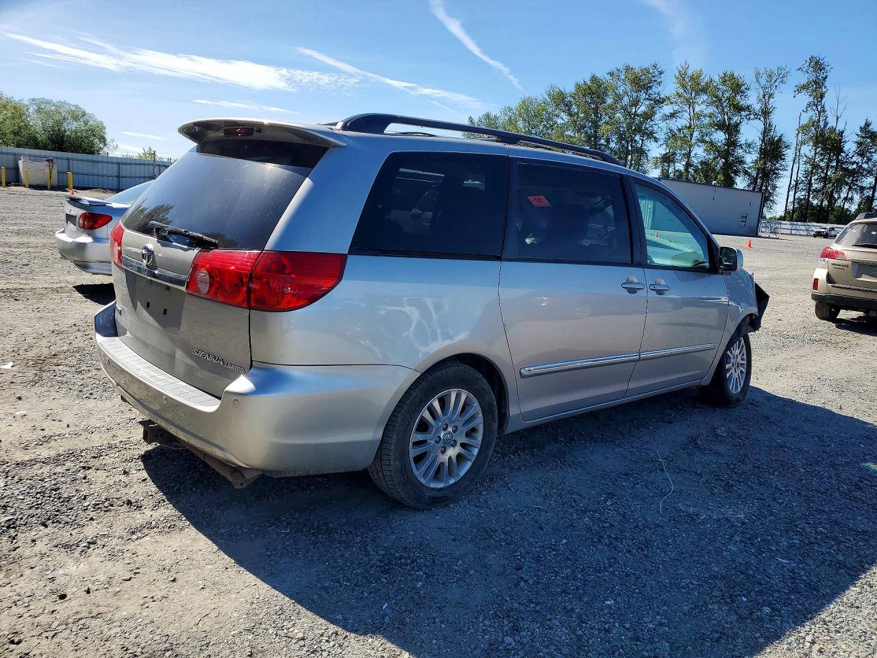 2009 Toyota Sienna Limited Silver vin: 5TDZK22CX9S271470
