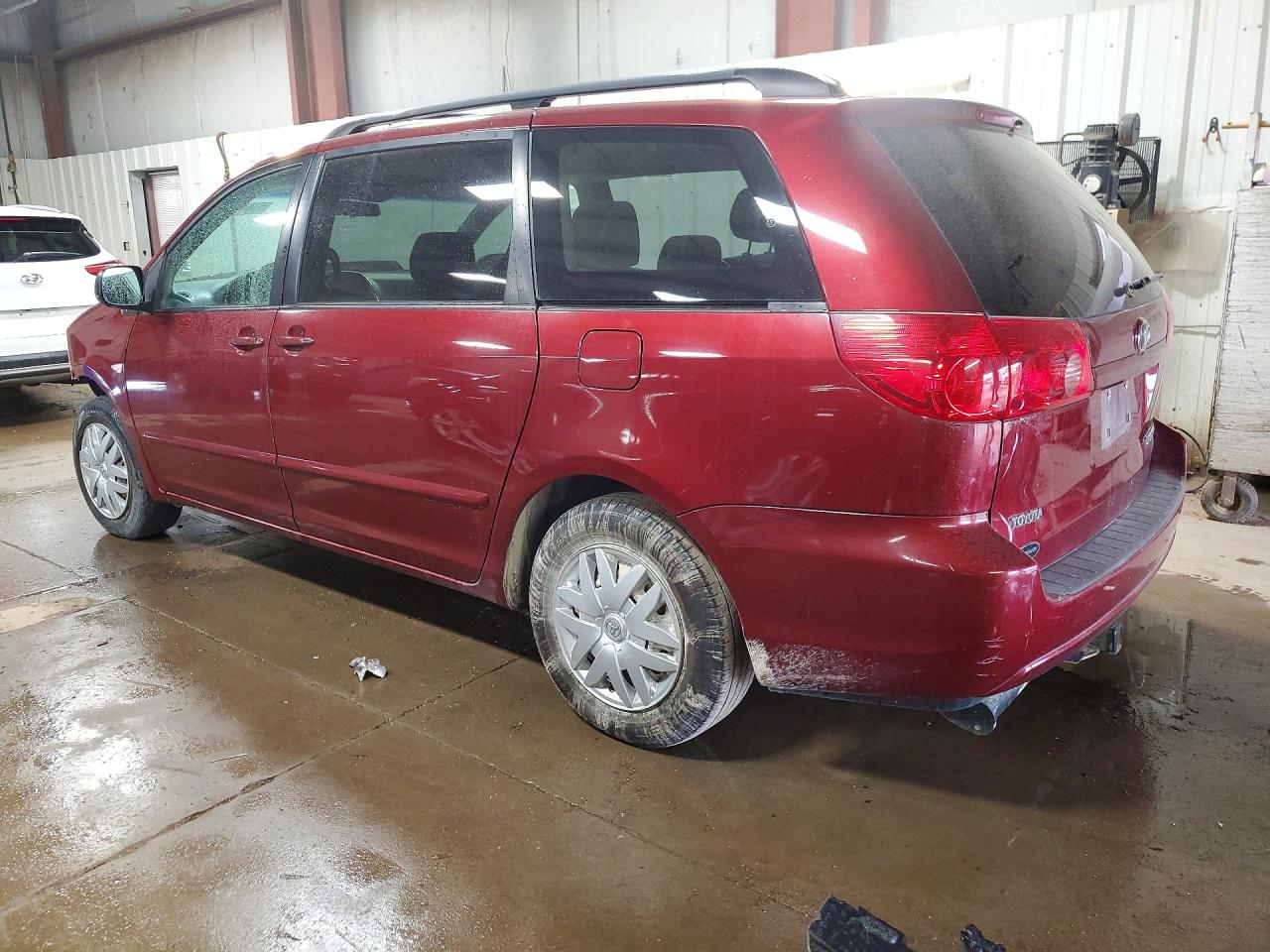 2007 Toyota Sienna Le 8-passenger Красный vin: 5TDZK23C07S021103